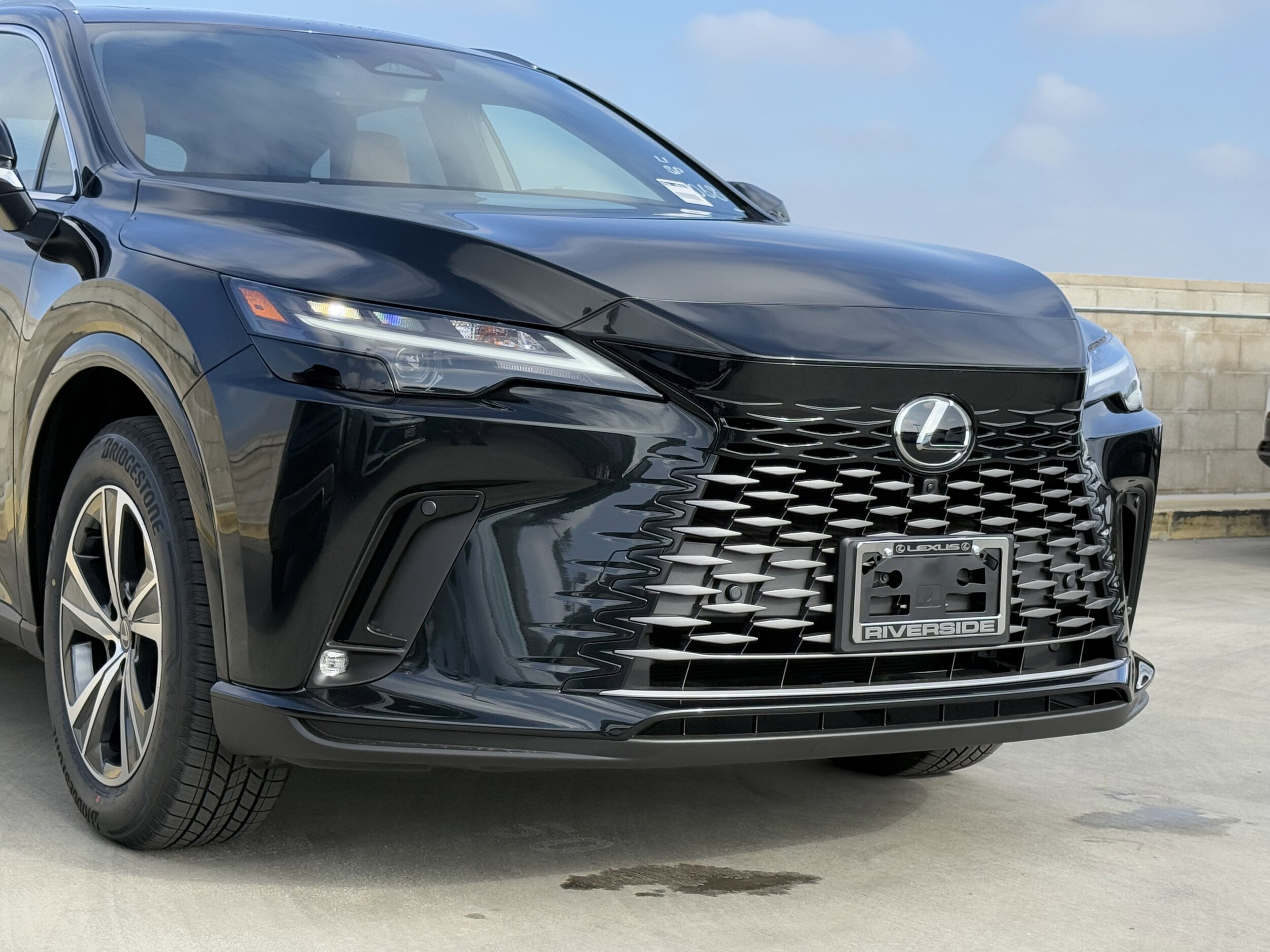 2026 Lexus RX 350 Premium photo 2