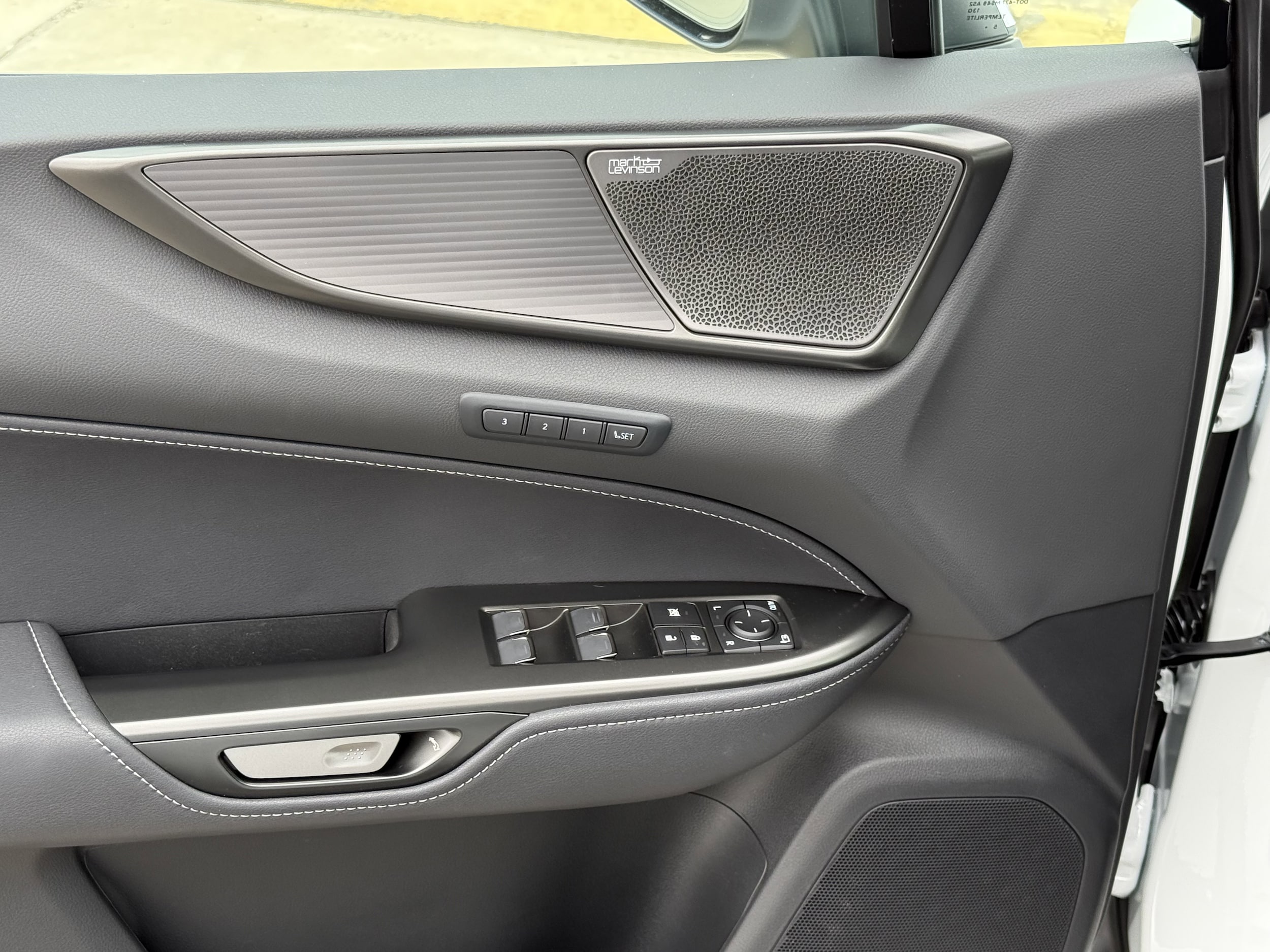 2026 Lexus NX 350h F-Sport - Photo 17