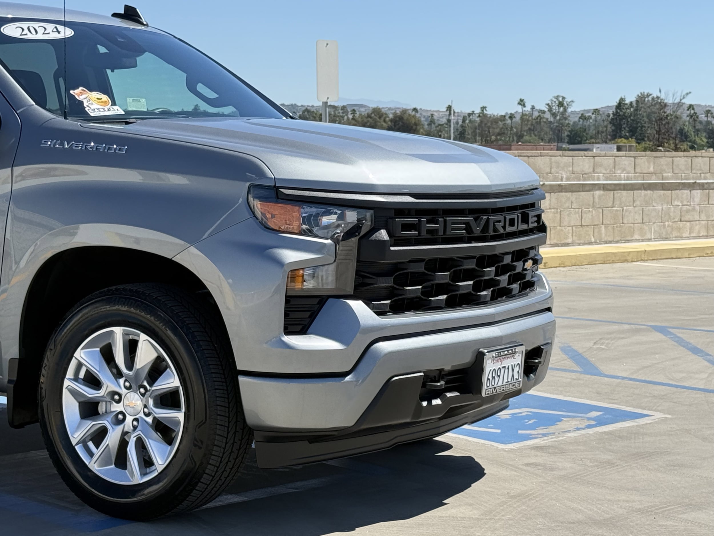 2024 Chevrolet Silverado 1500 Custom photo 2