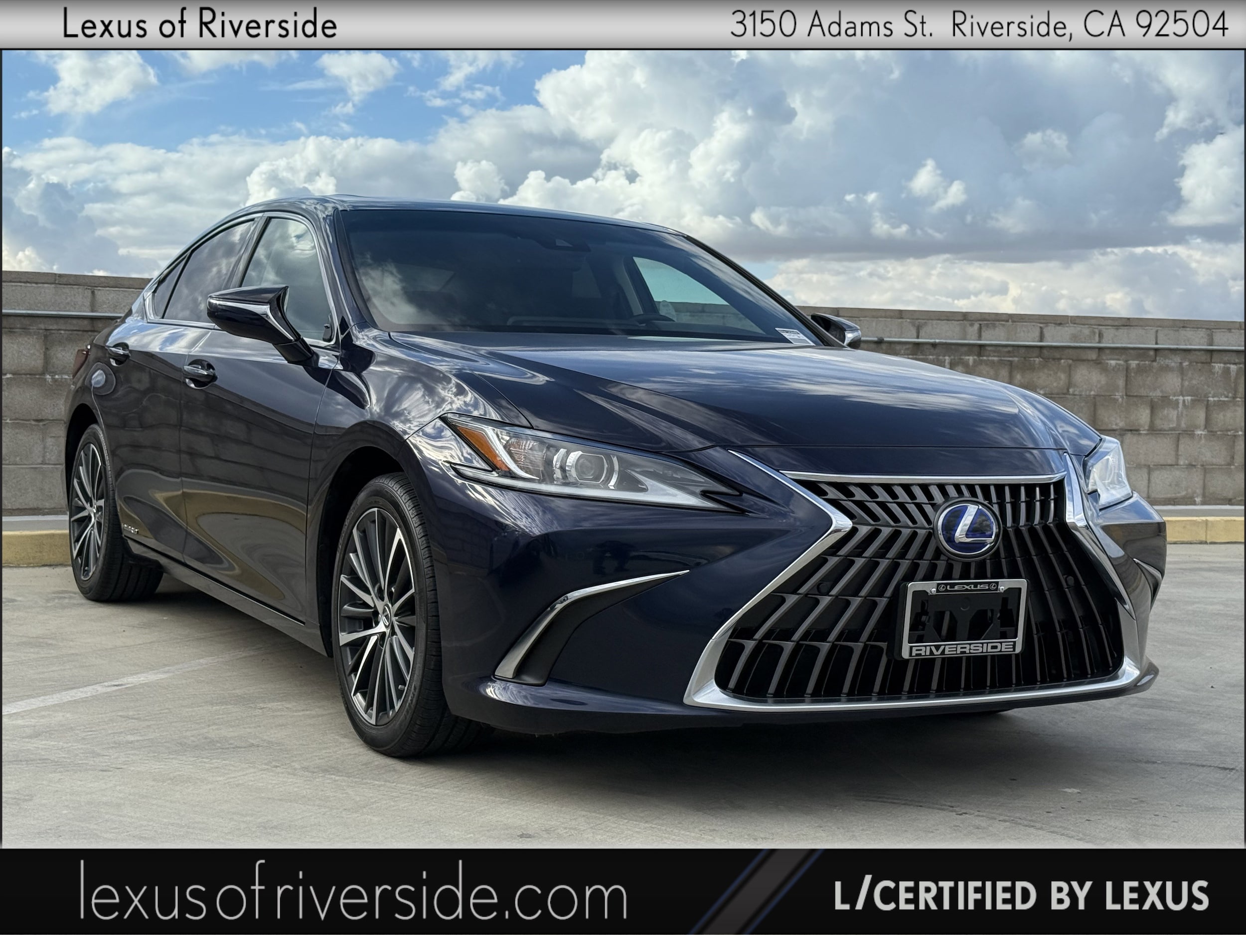 2022 Lexus ES Hybrid 300h's photo