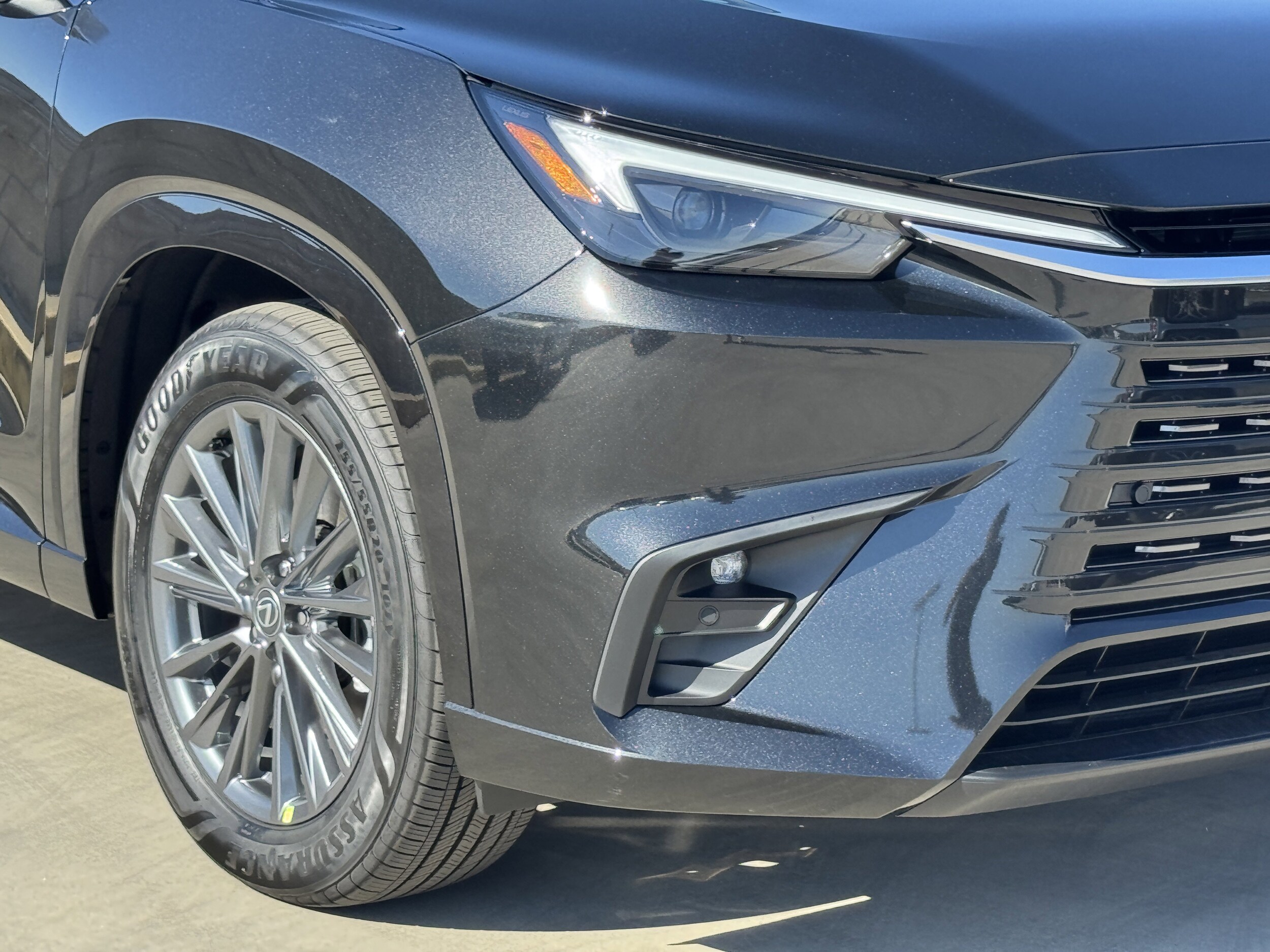 2025 Lexus TX 350 photo 2