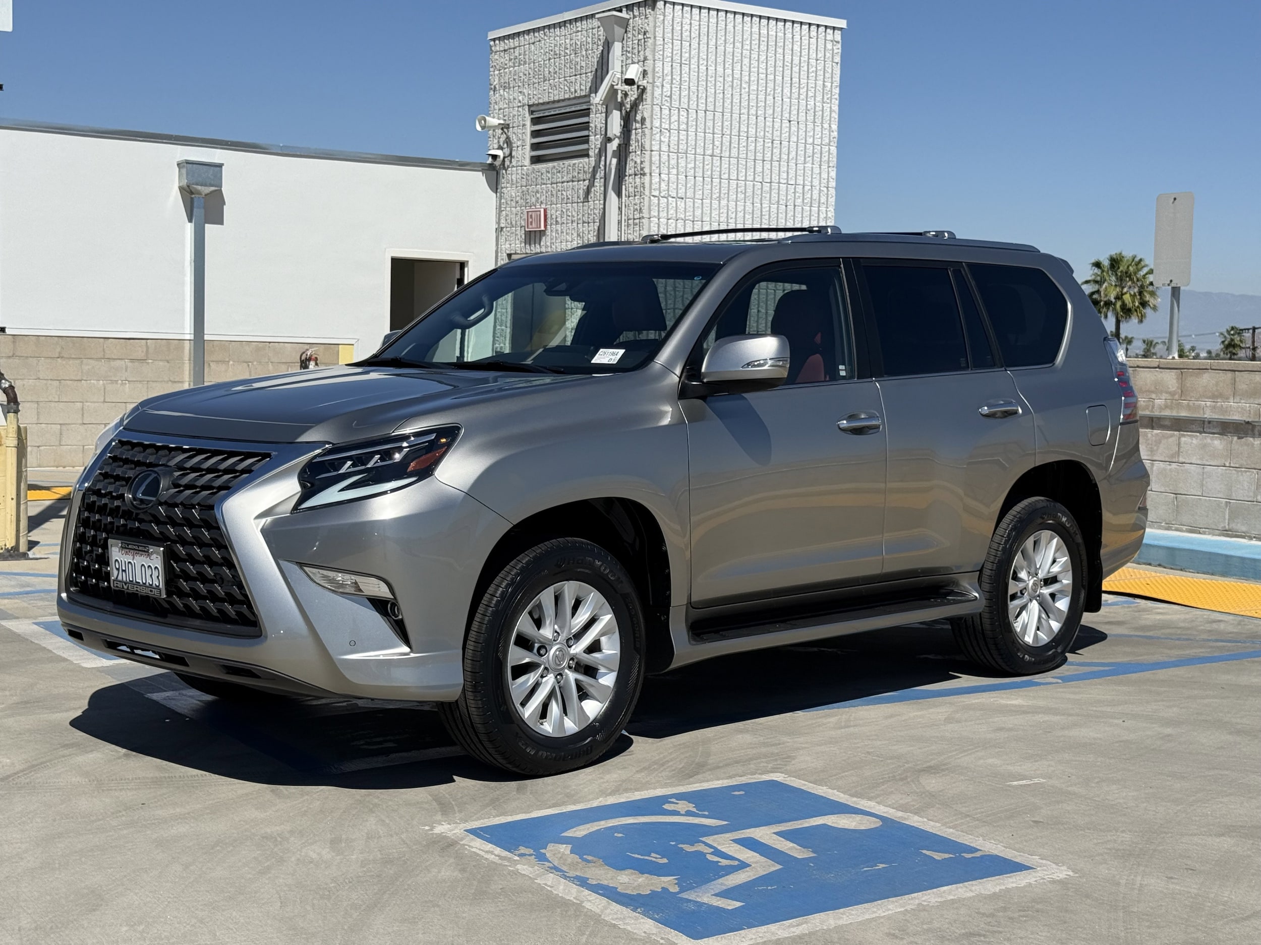 2023 LEXUS GX 460 photo 6