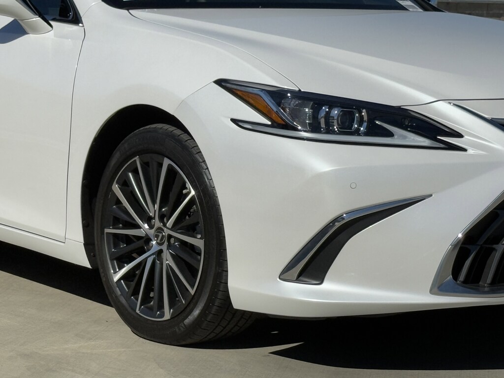 Used 2024 Lexus ES 300h  Sedan