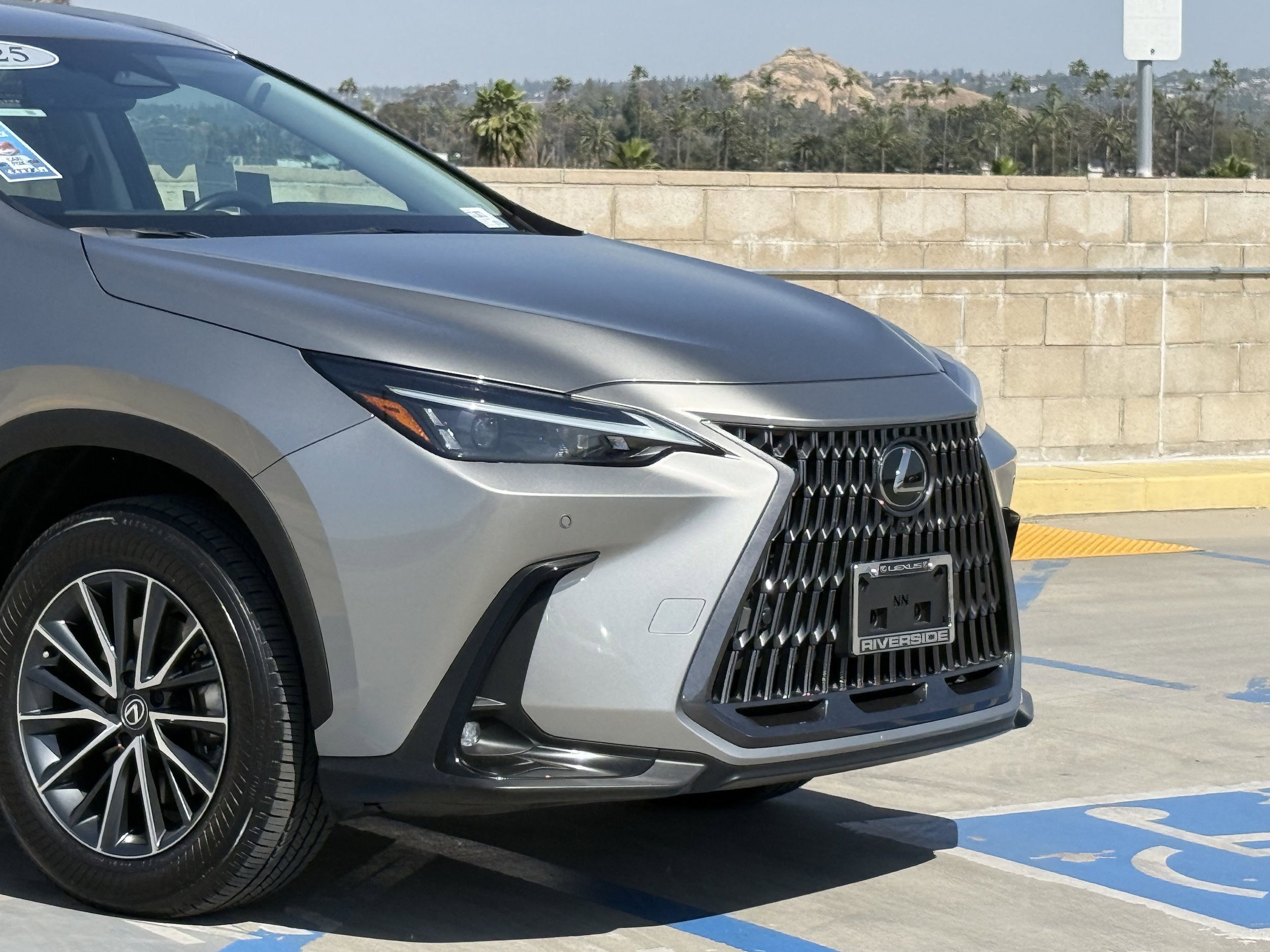 2025 LEXUS NX 350 Premium photo 2