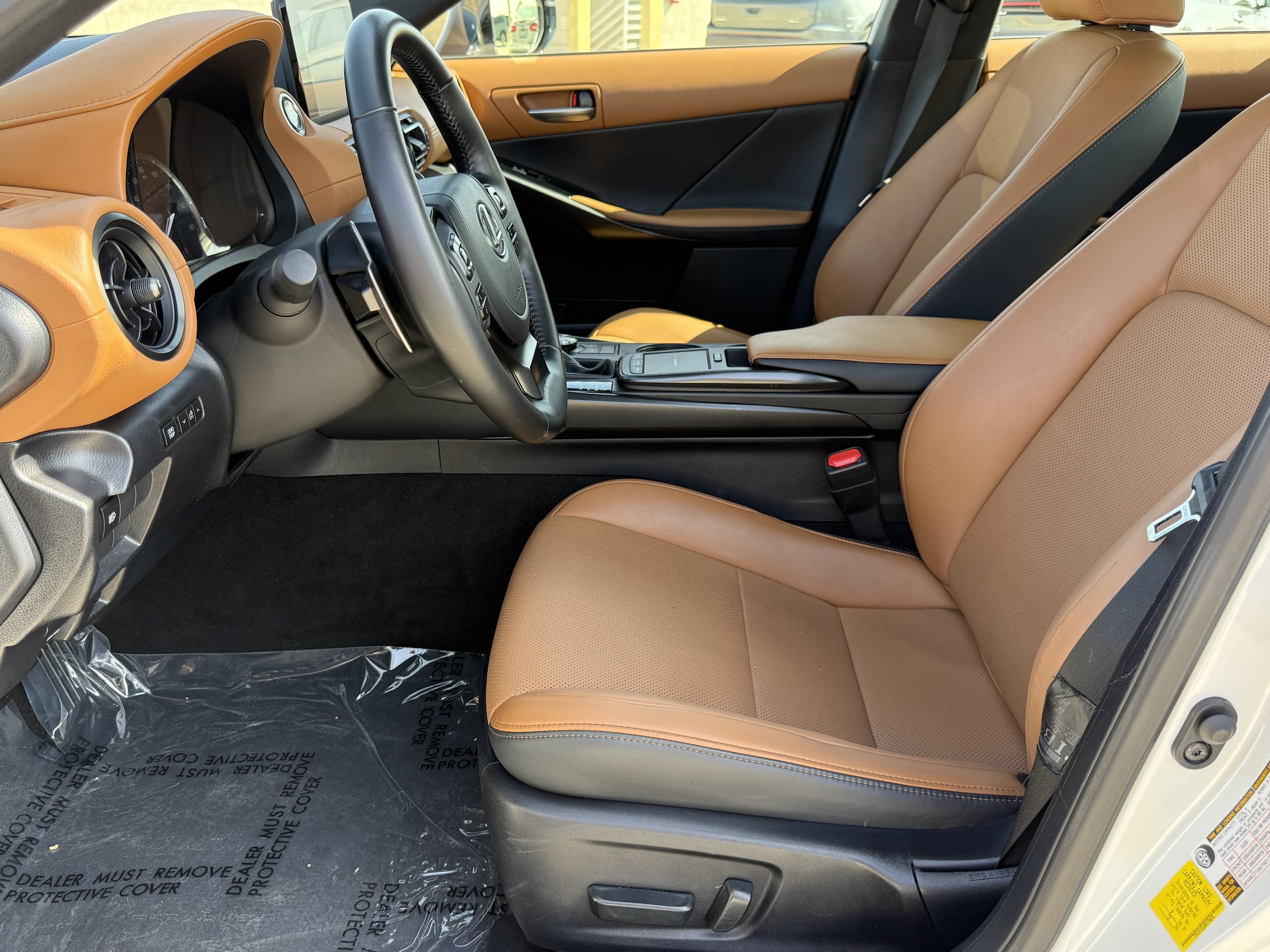 2024 Lexus IS 300 - Photo 19