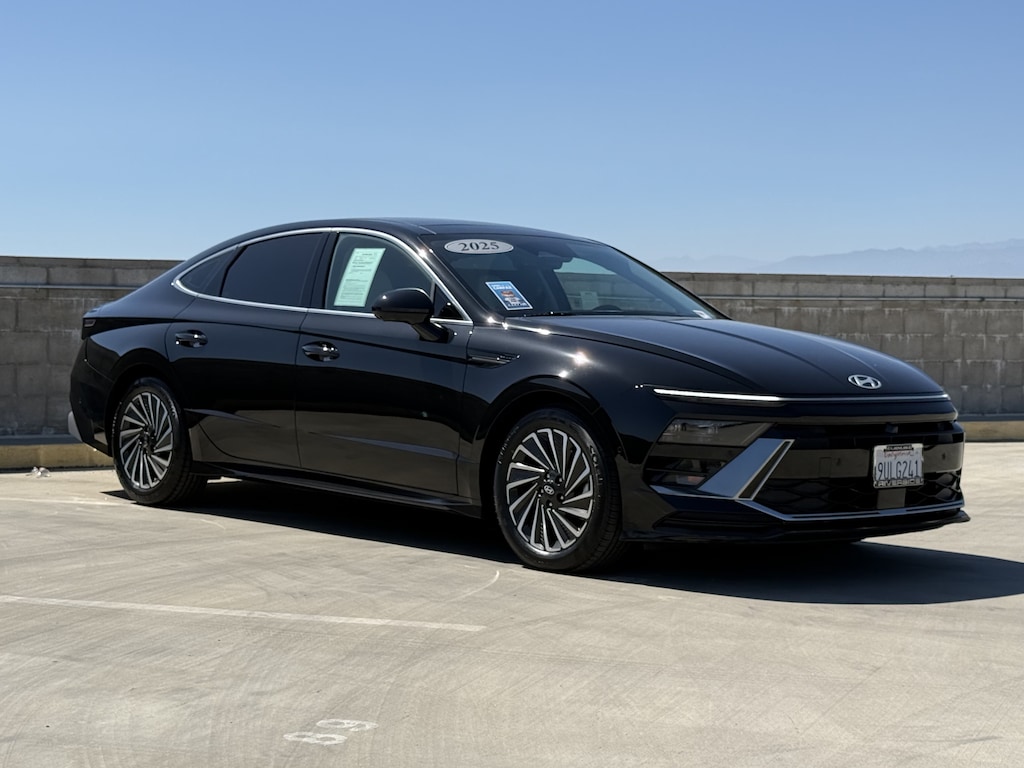 Used 2025 Hyundai Sonata Hybrid Limited Sedan