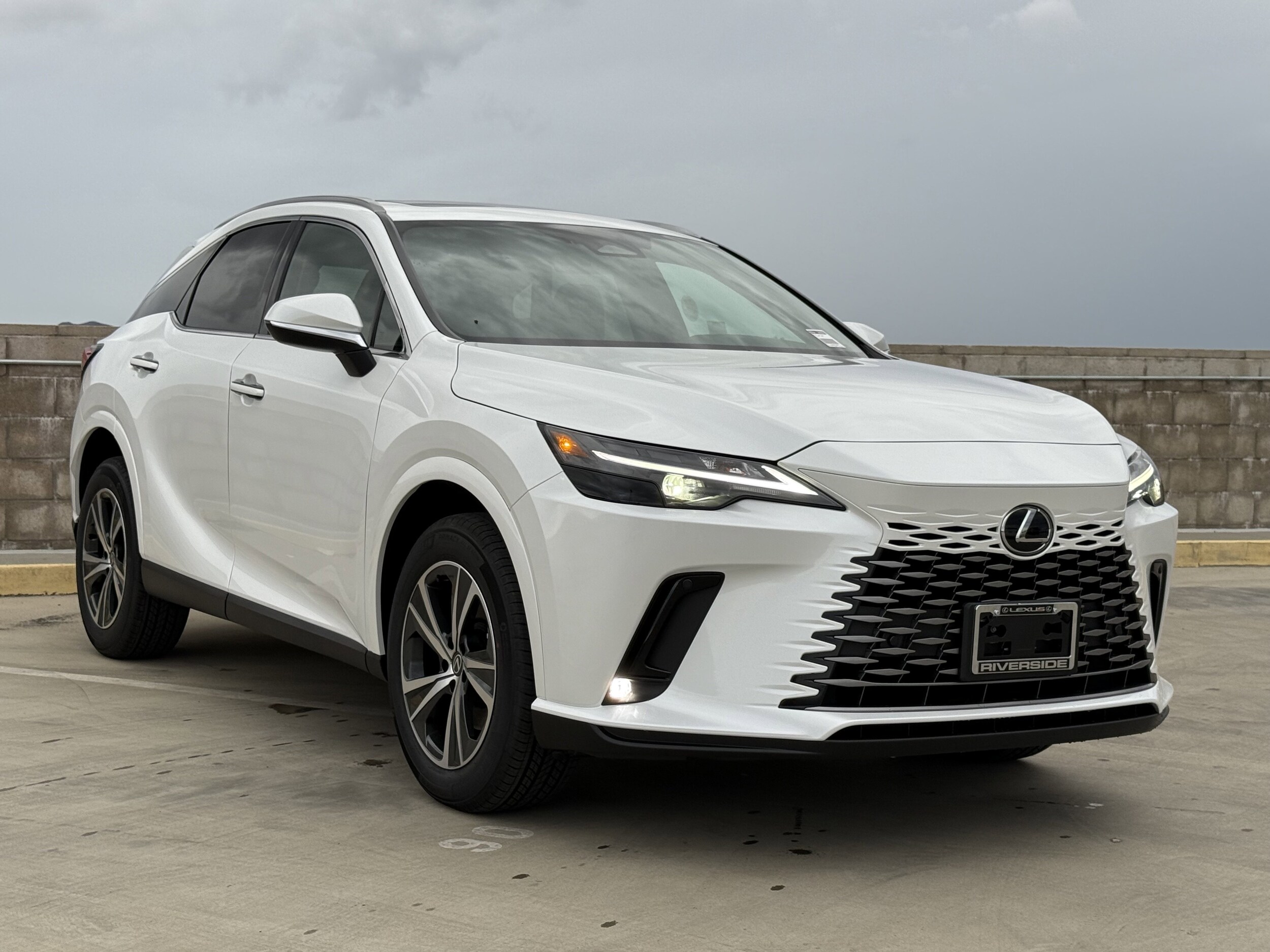 2026 Lexus RX 350 photo 2