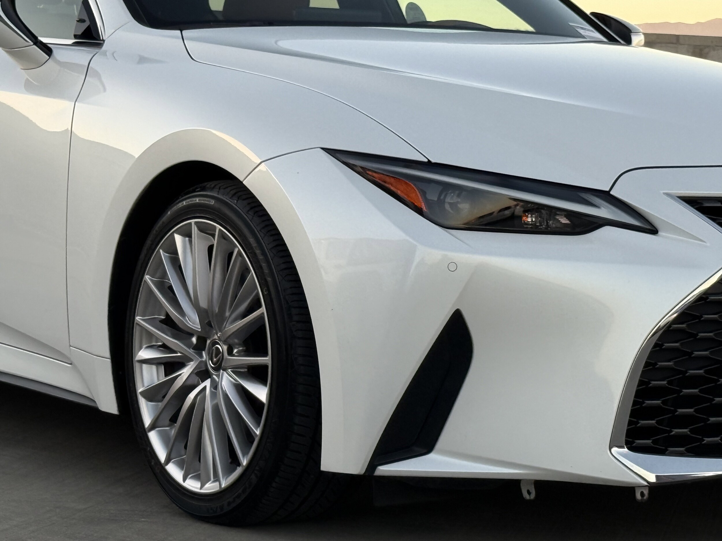 2023 Lexus IS 300 photo 4