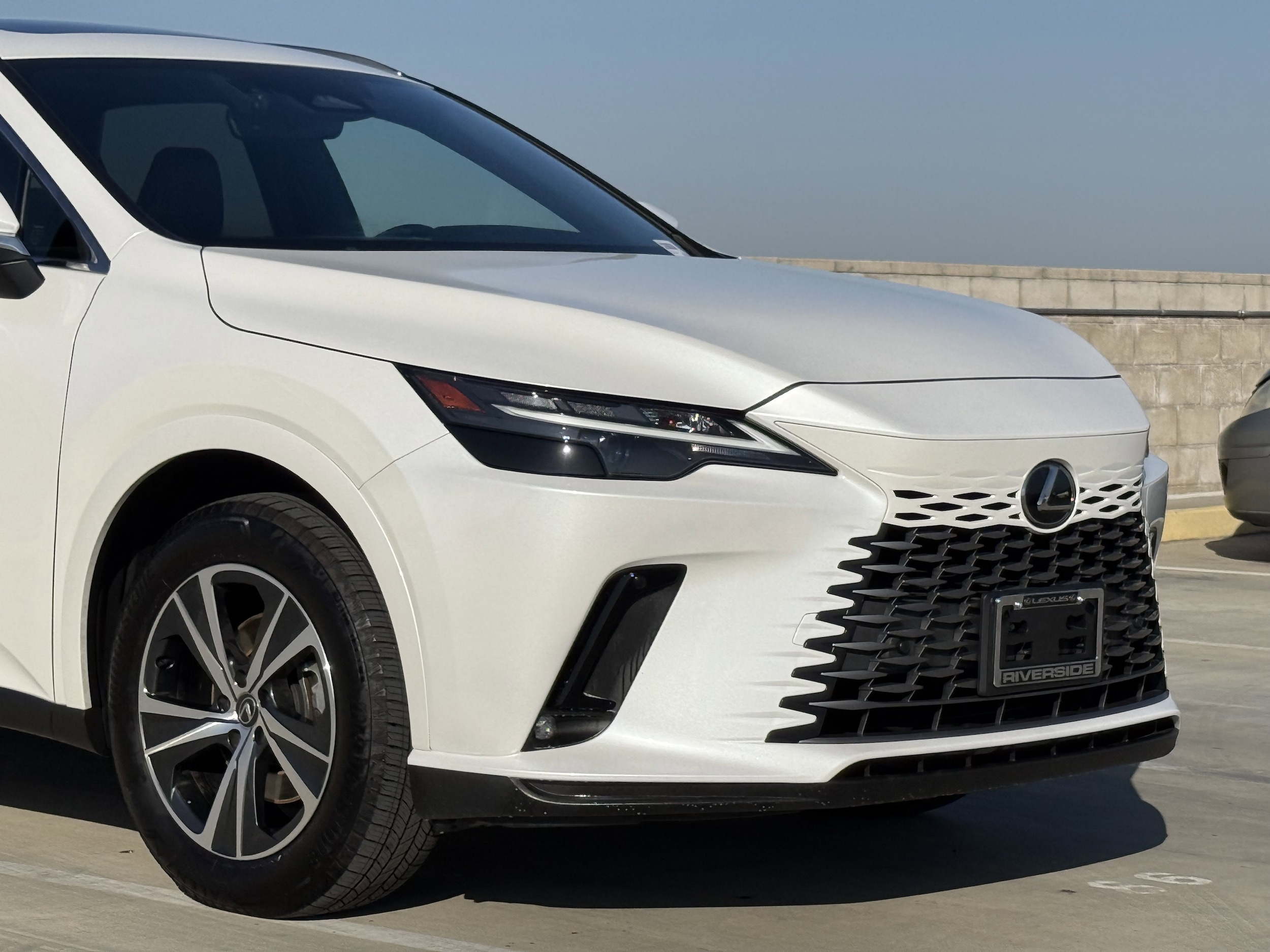 2023 LEXUS RX 350 Premium photo 2
