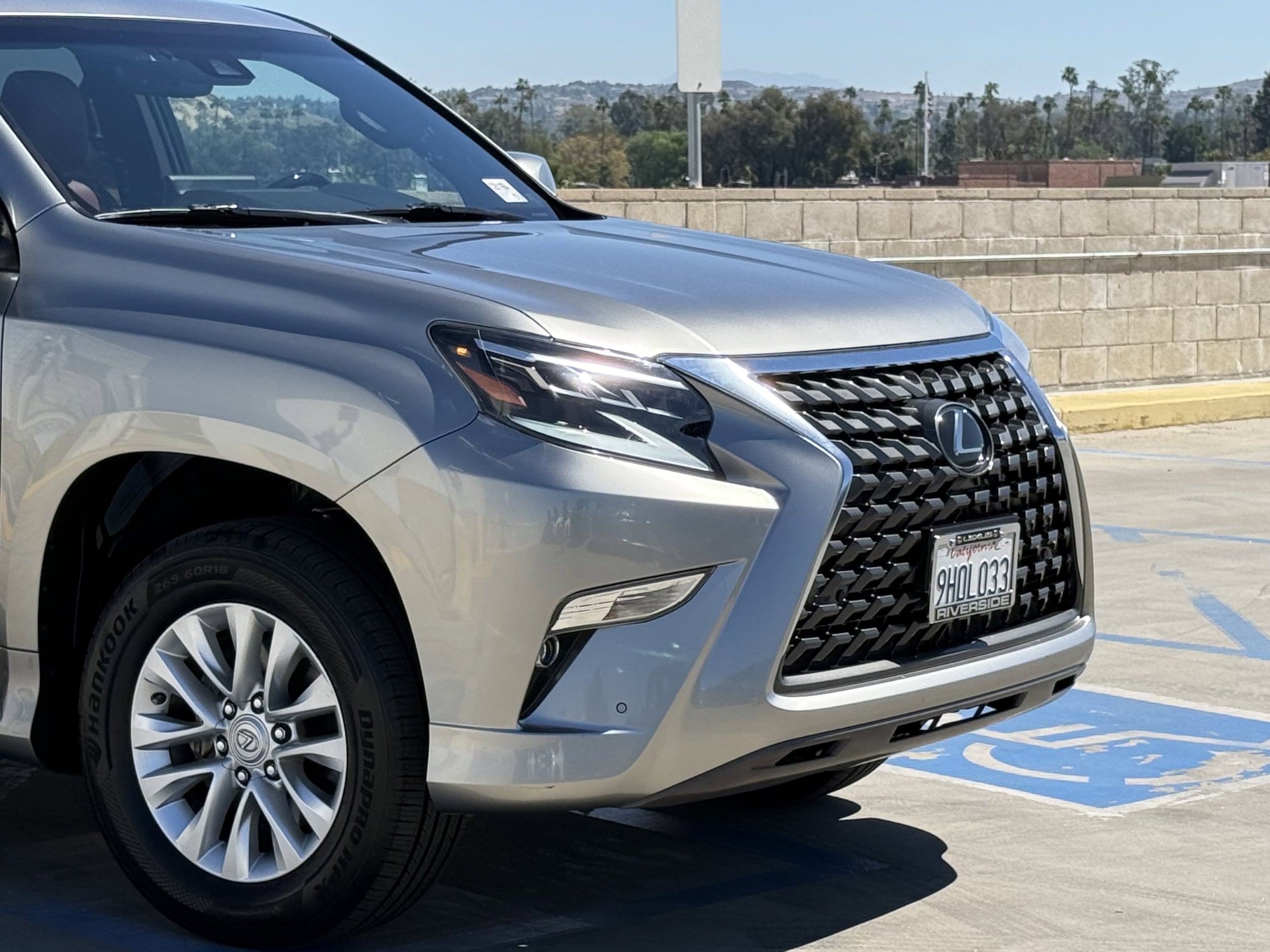 2023 LEXUS GX 460 photo 2