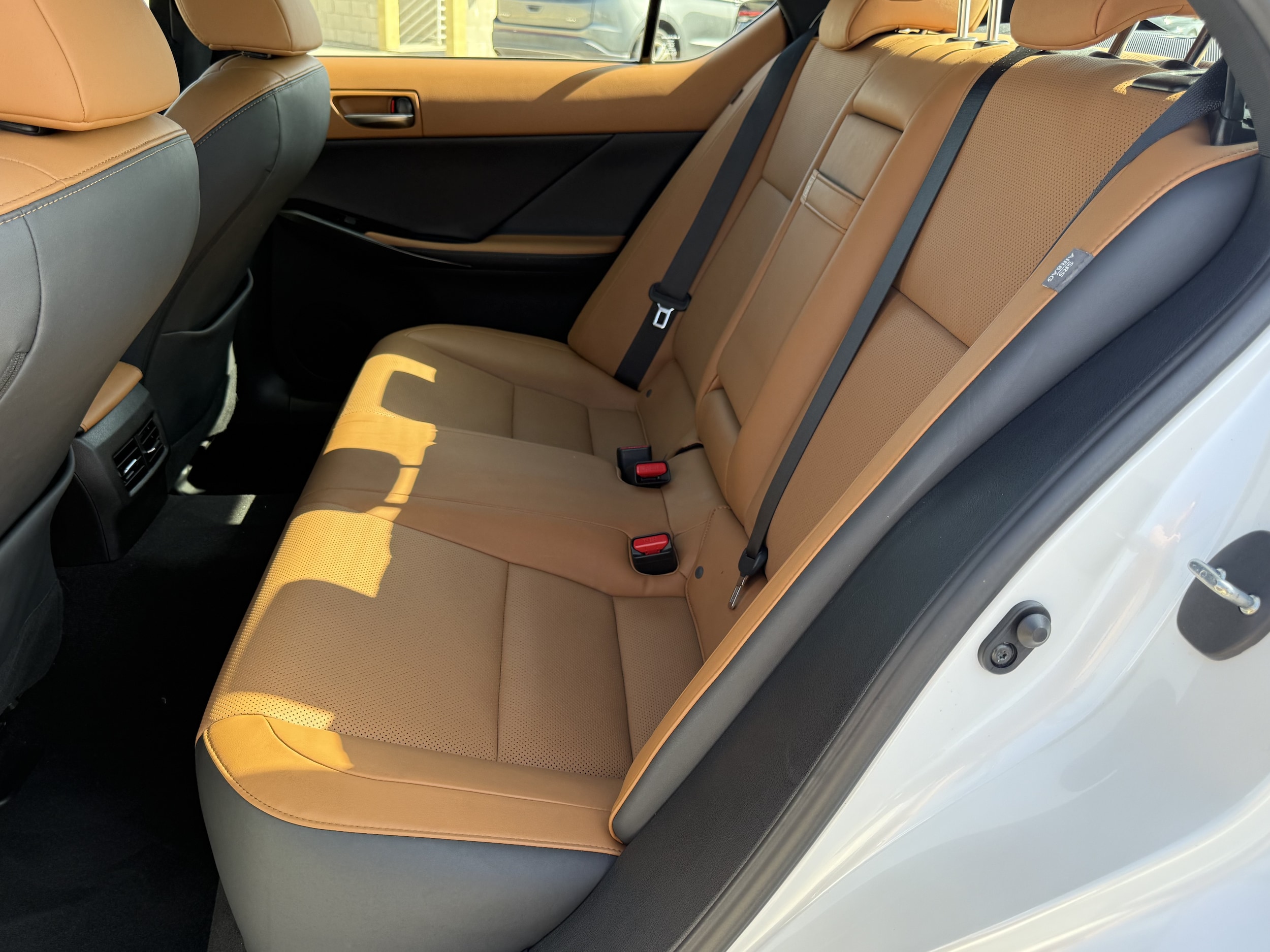 2024 Lexus IS 300 - Photo 30