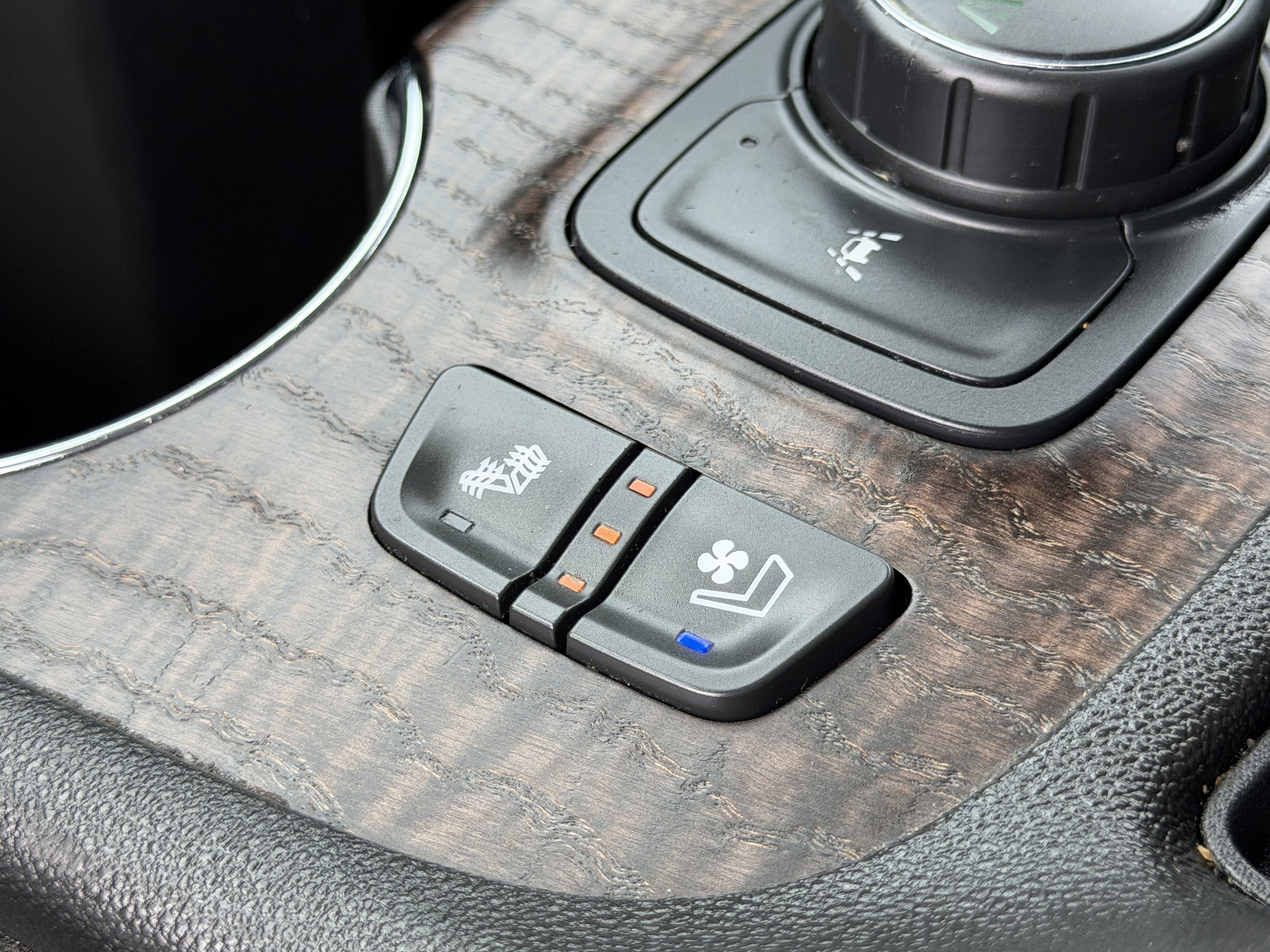 2023 GMC Acadia Denali - Photo 26