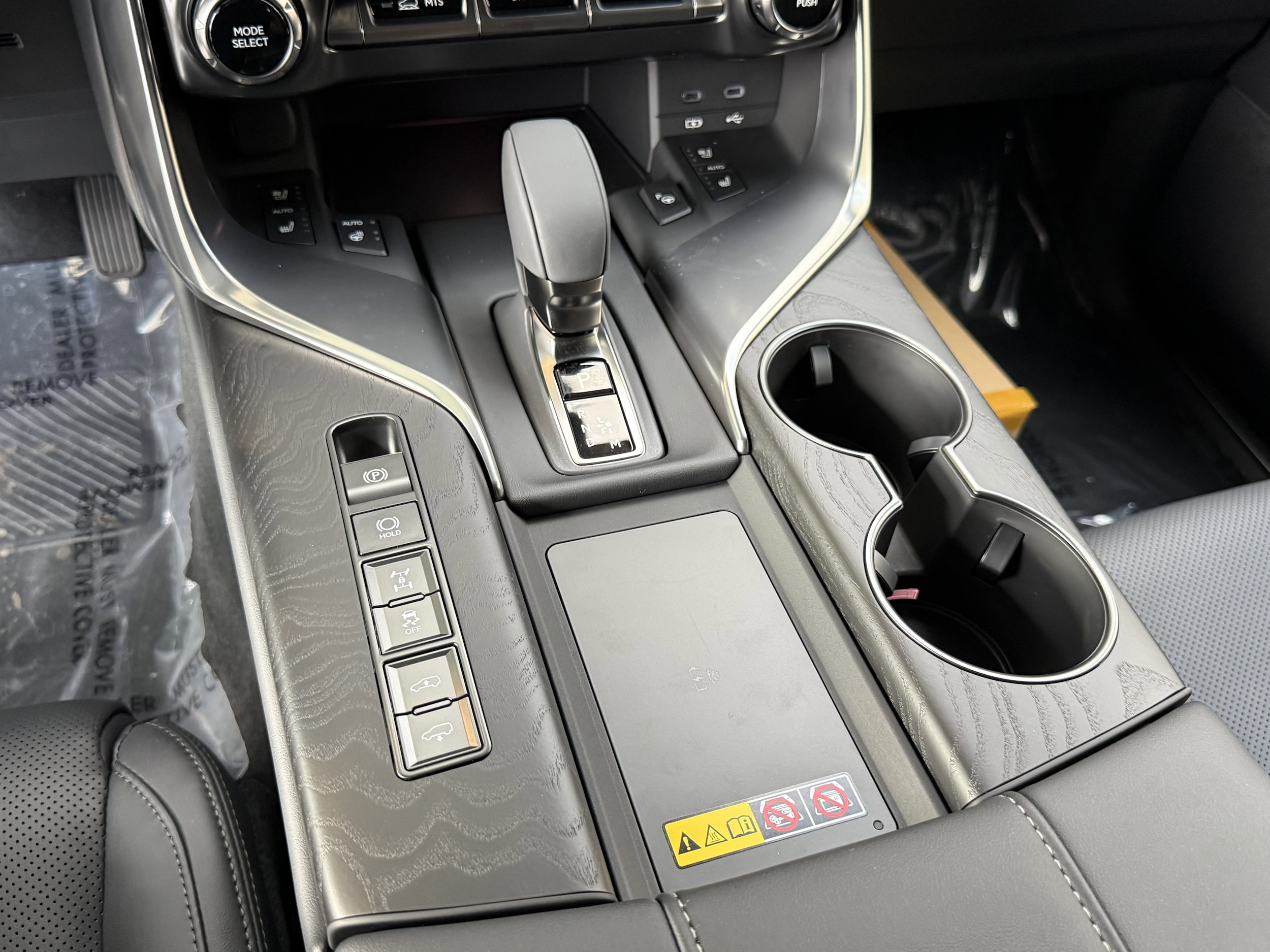 2026 Lexus LX 700h Overtrail - Photo 24