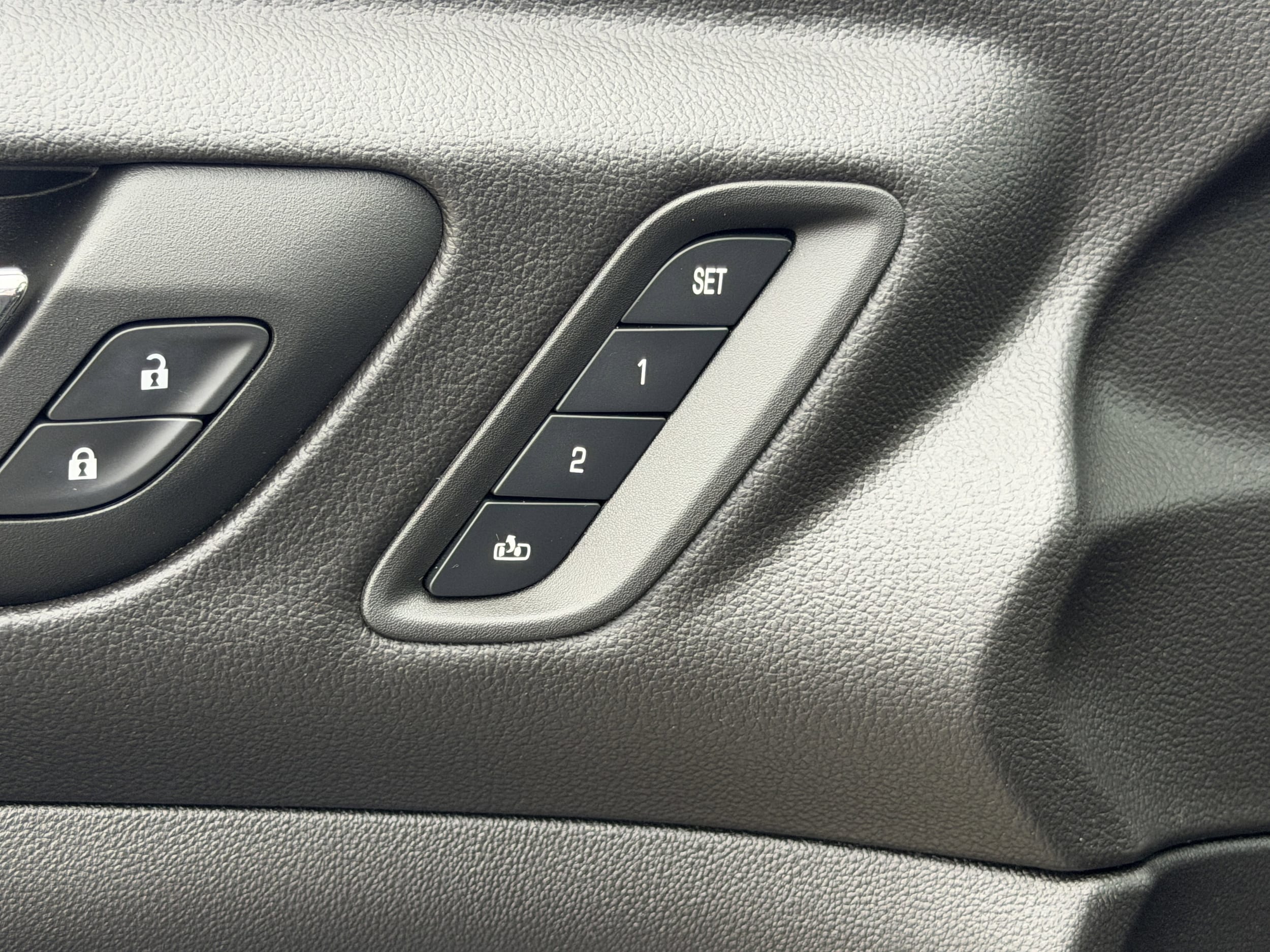 2023 GMC Acadia Denali - Photo 17