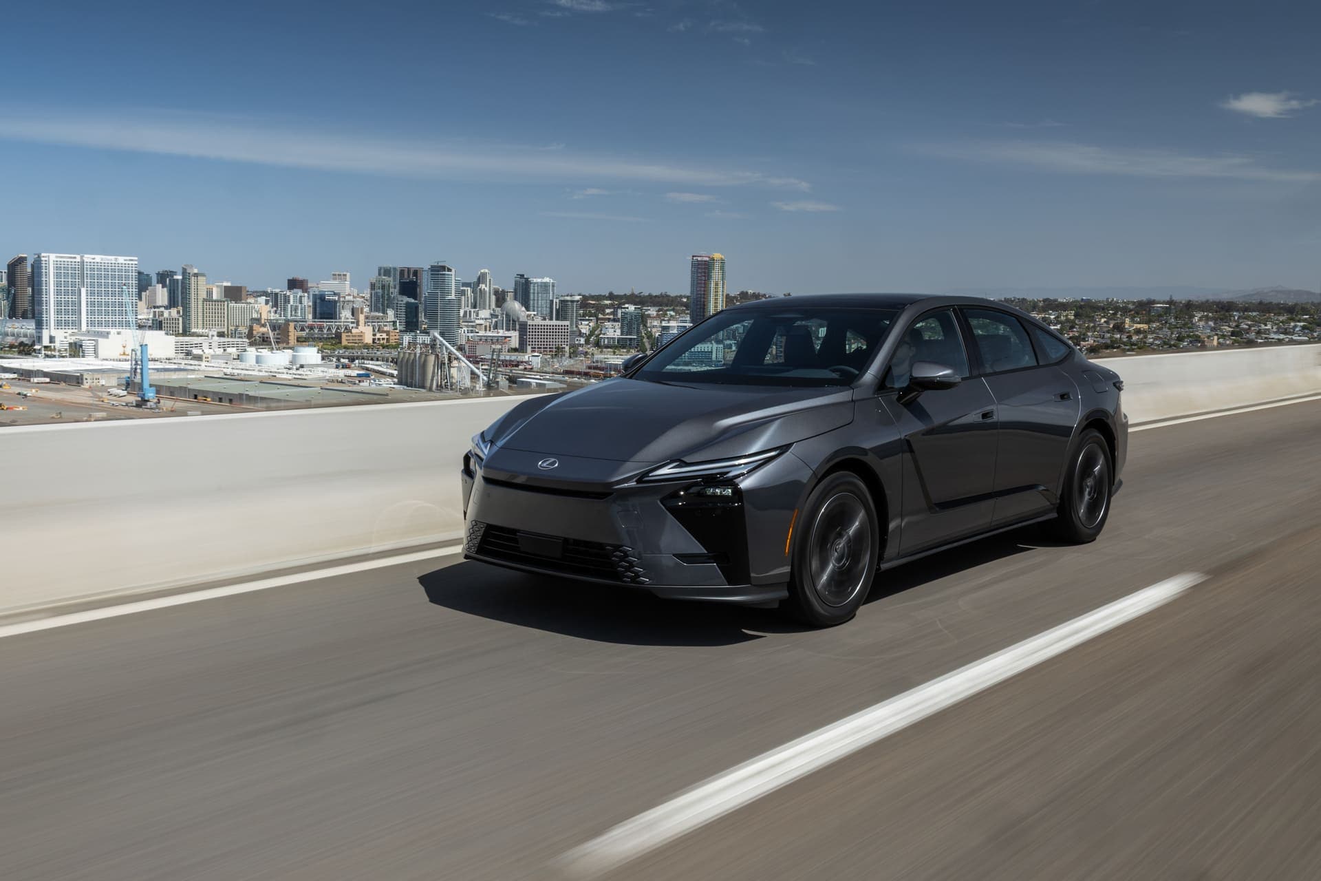 2027 Lexus ES performance and powertrain