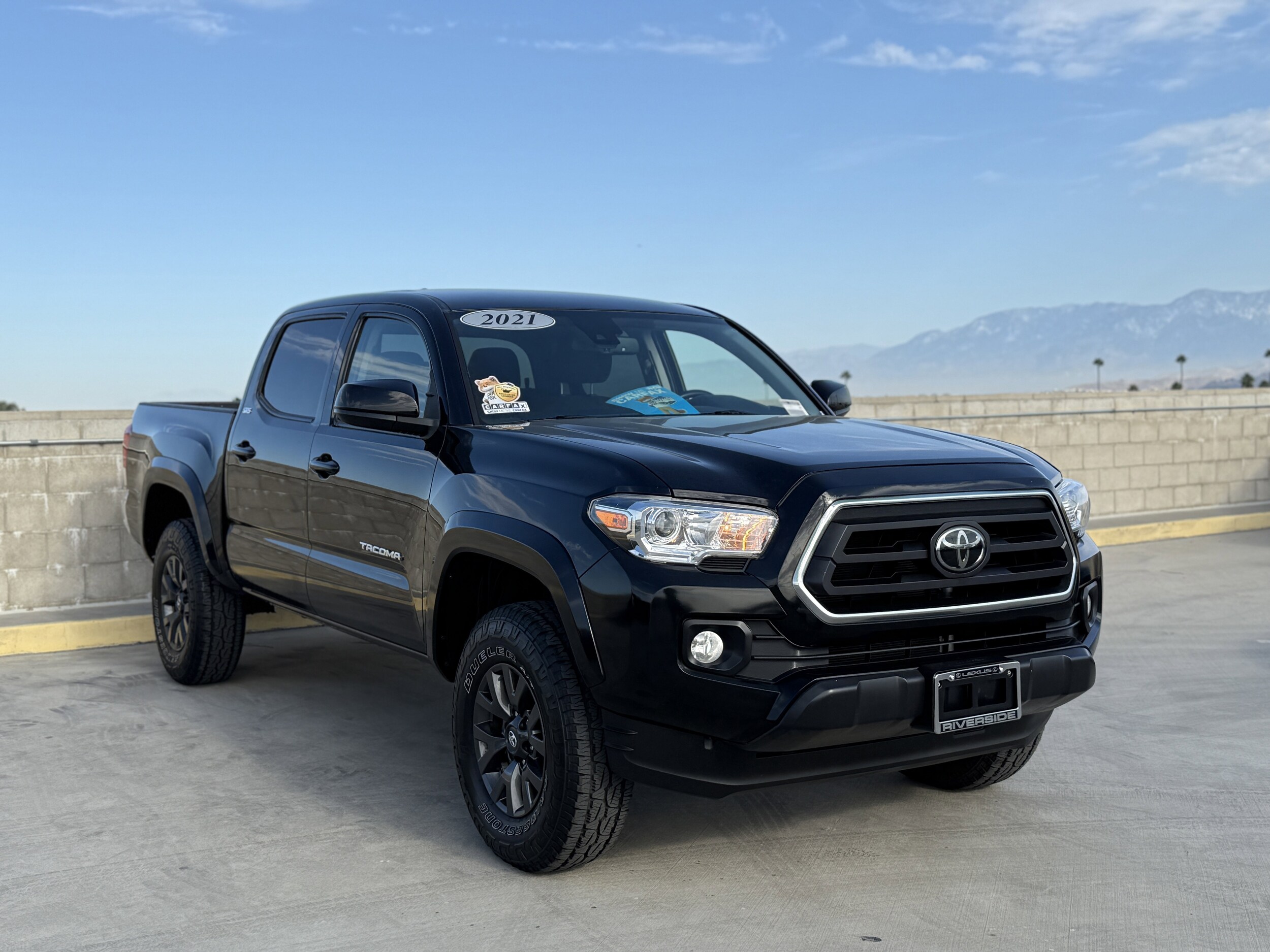 2021 Toyota Tacoma SR5 V6 photo 2