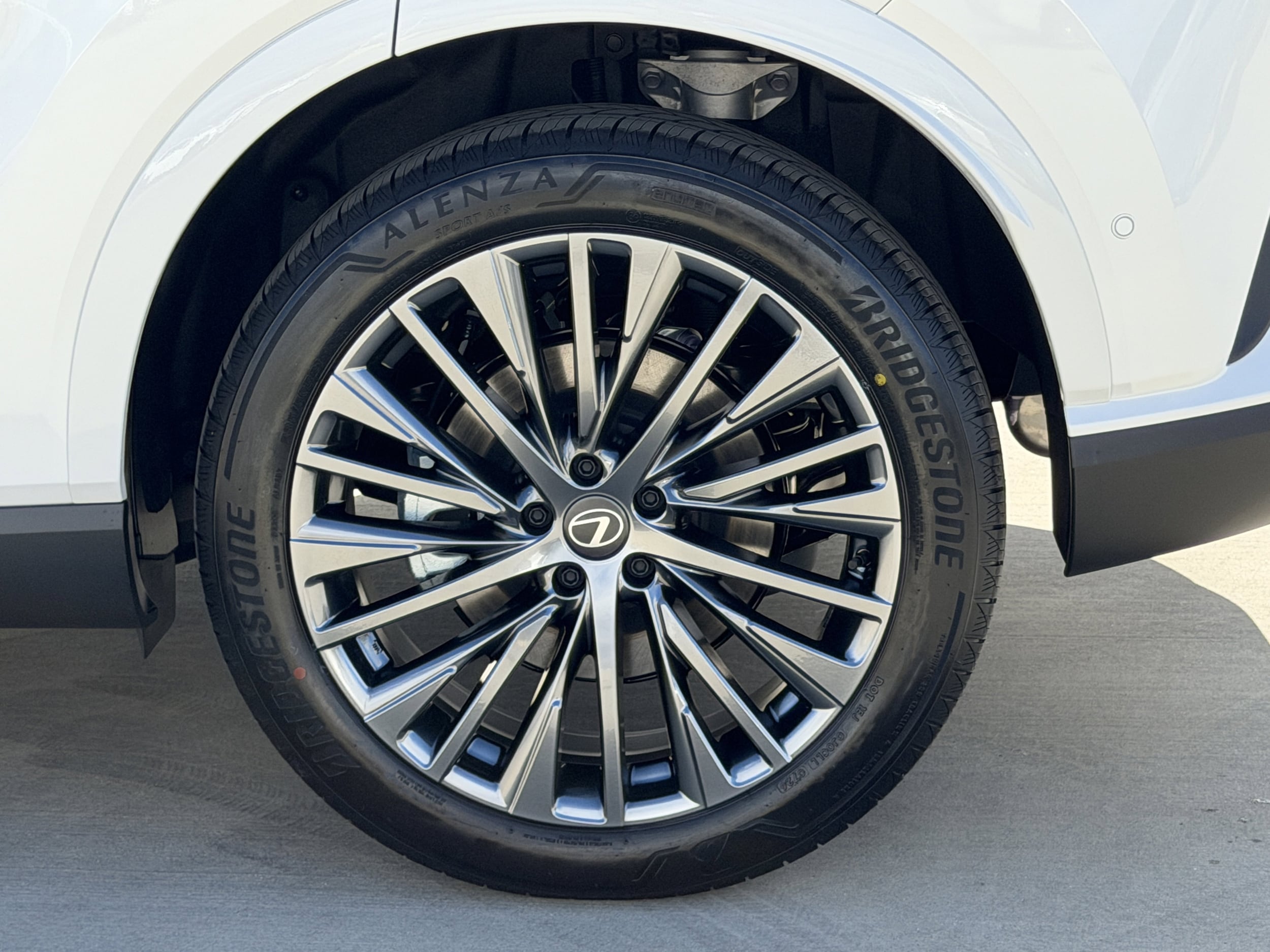 2026 Lexus RX 450h+ Luxury - Photo 14