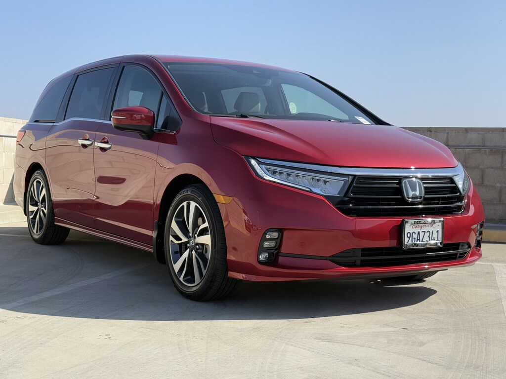 Used 2023 Honda Odyssey Touring Van
