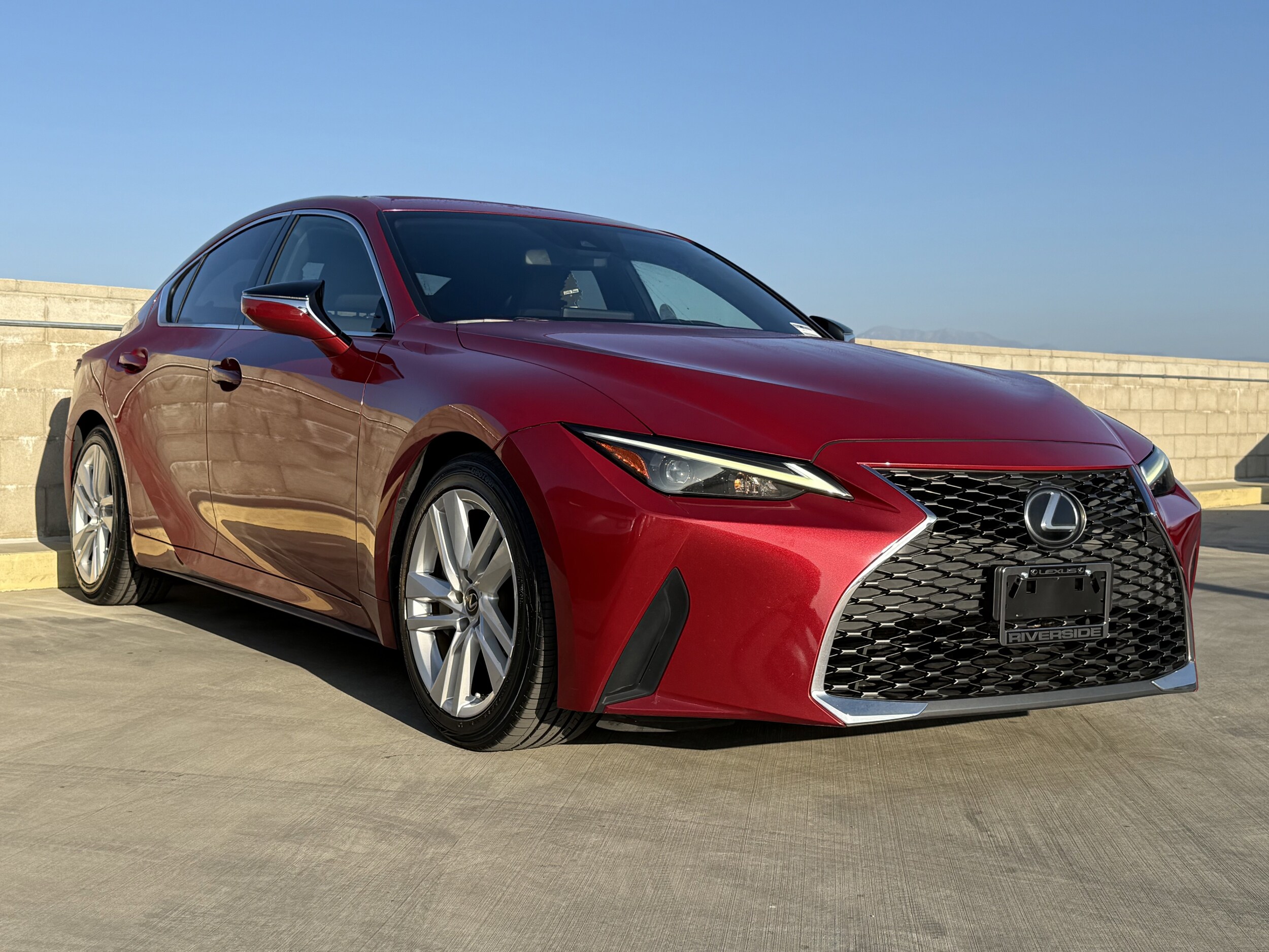 2022 Lexus IS 300 photo 2