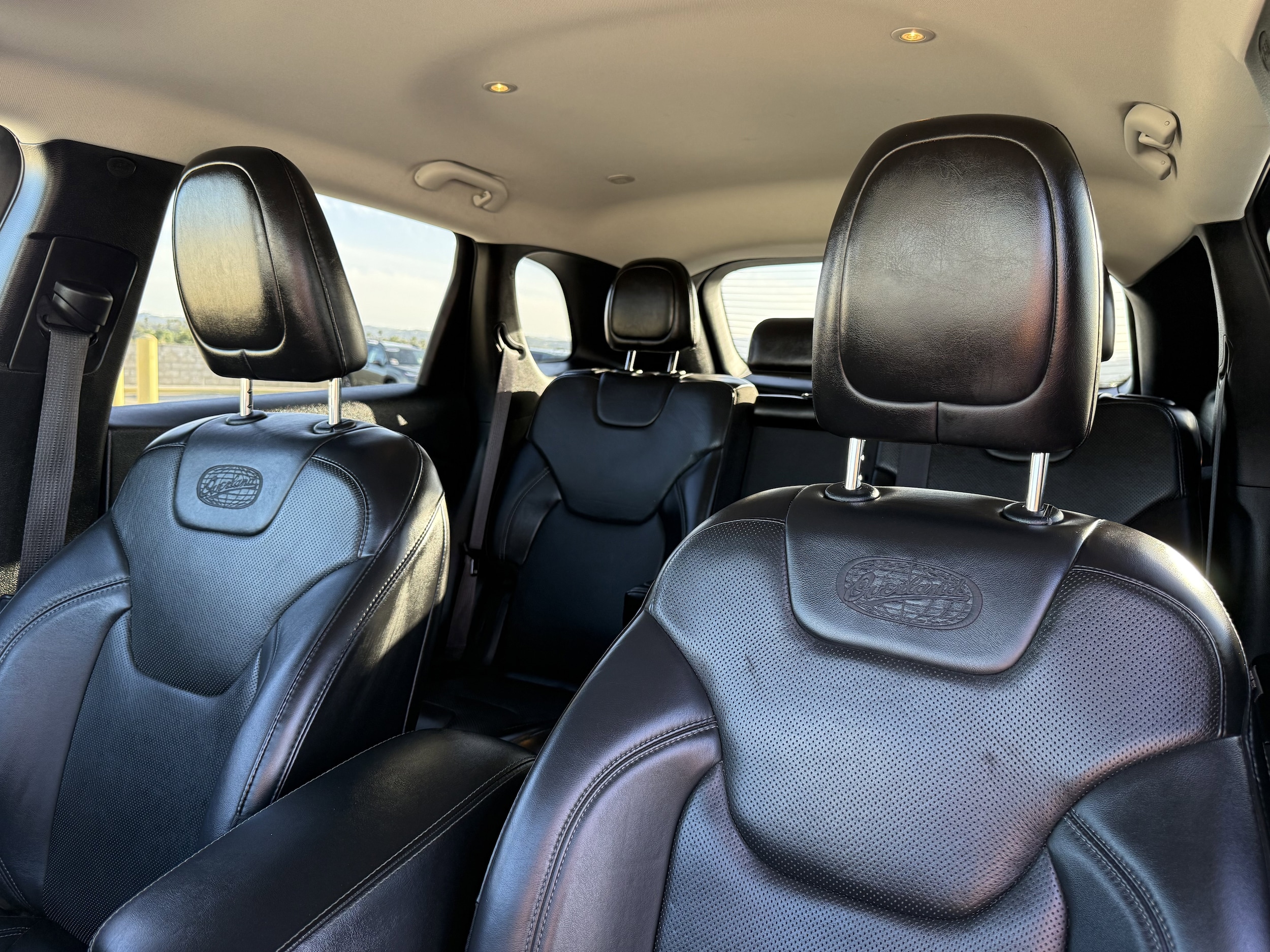 2019 Jeep Cherokee Overland - Photo 19