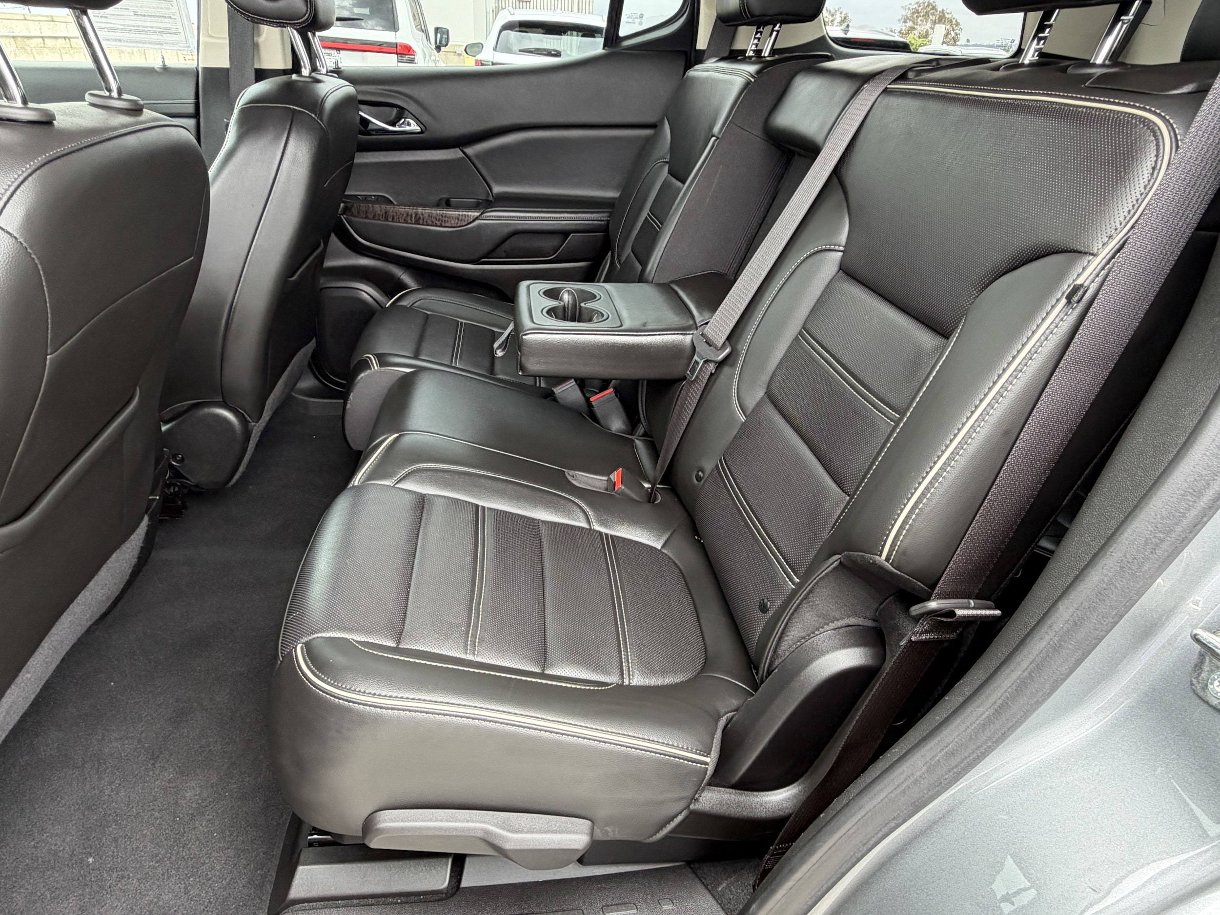 2023 GMC Acadia Denali - Photo 32