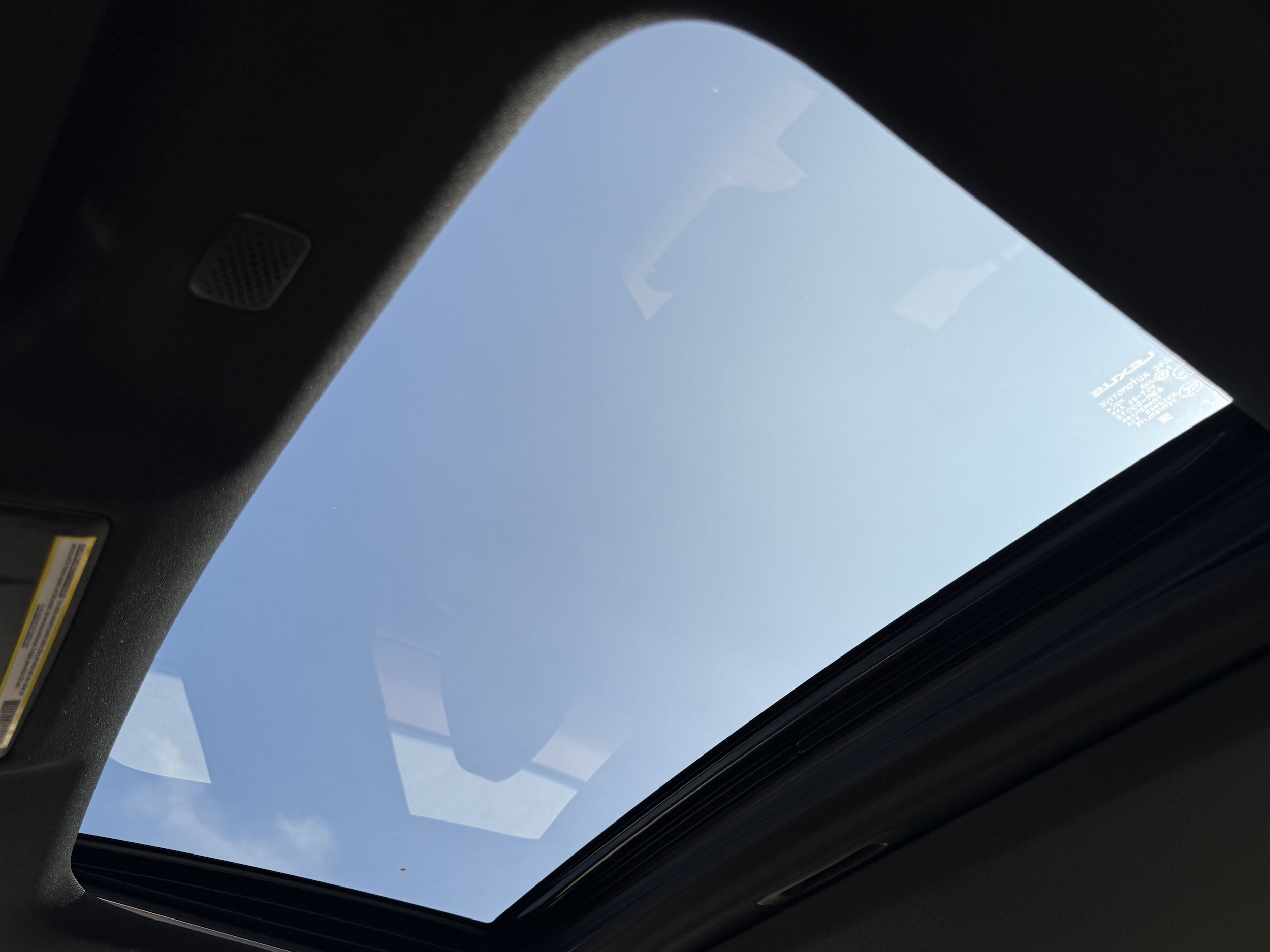 2024 Lexus IS 300 - Photo 21