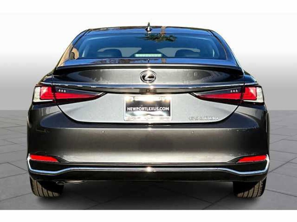 New 2025 Lexus ES 300h SEDAN
