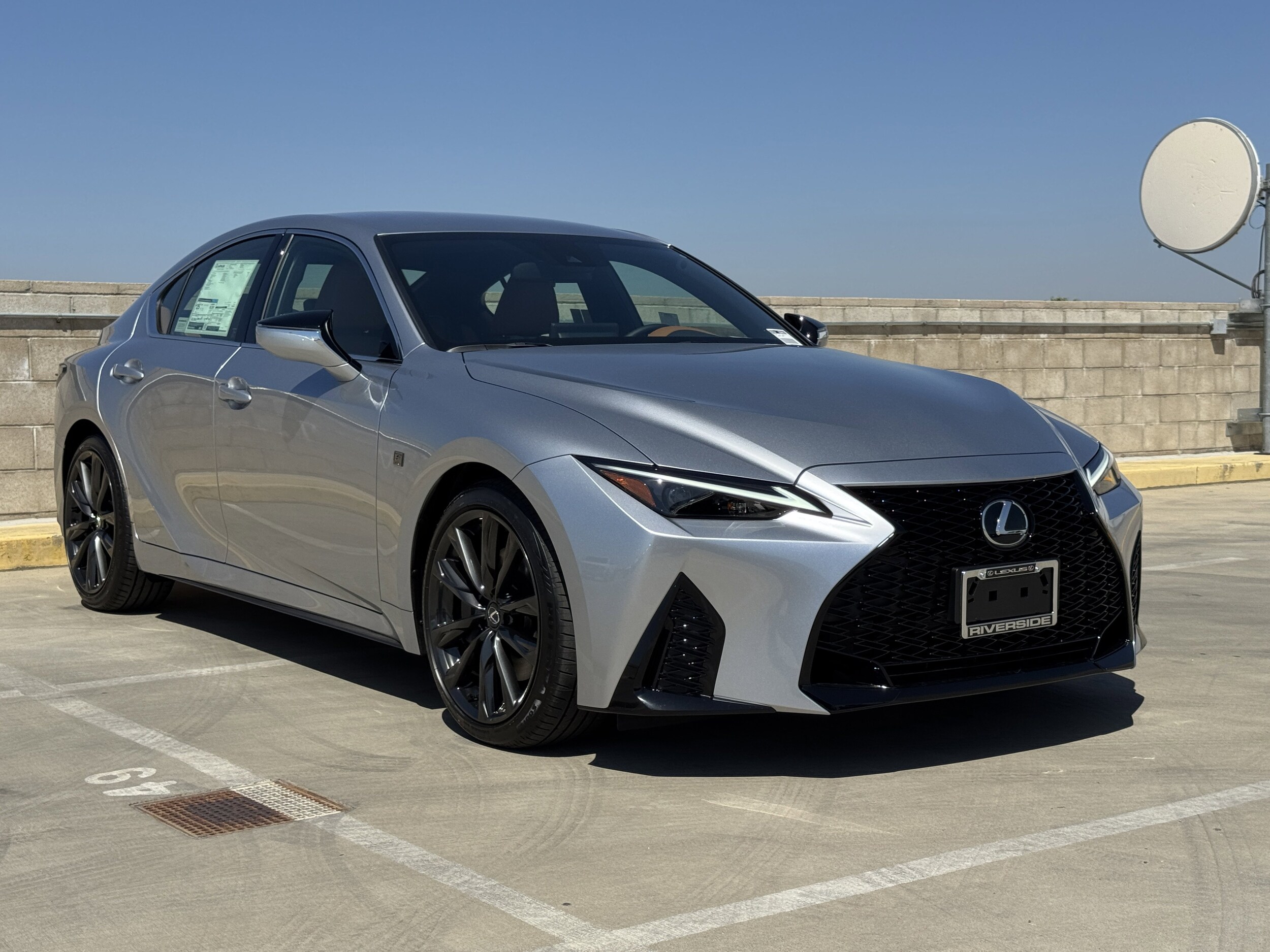 2025 Lexus IS 300 F SPORT photo 2
