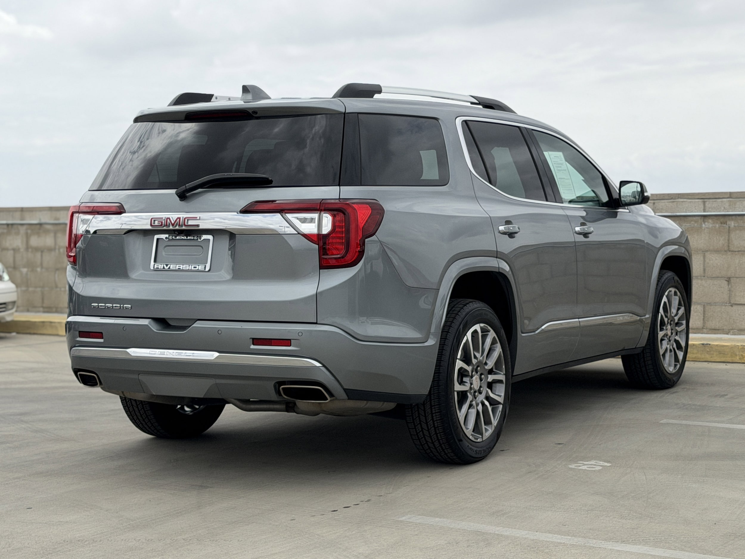 2023 GMC Acadia Denali - Photo 10