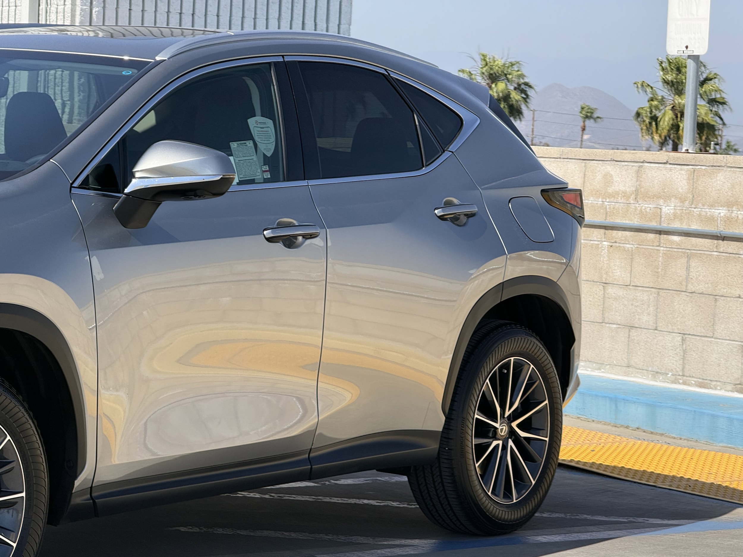 2025 LEXUS NX 350 Premium photo 3