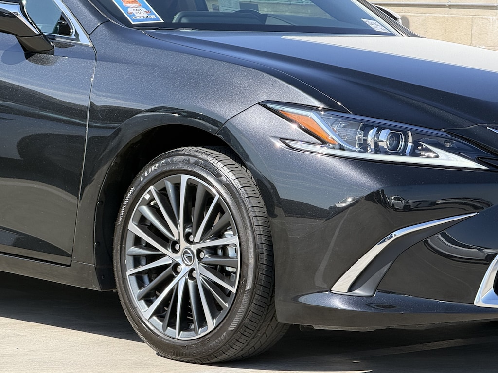 Certified 2025 Lexus ES 300h Base Sedan