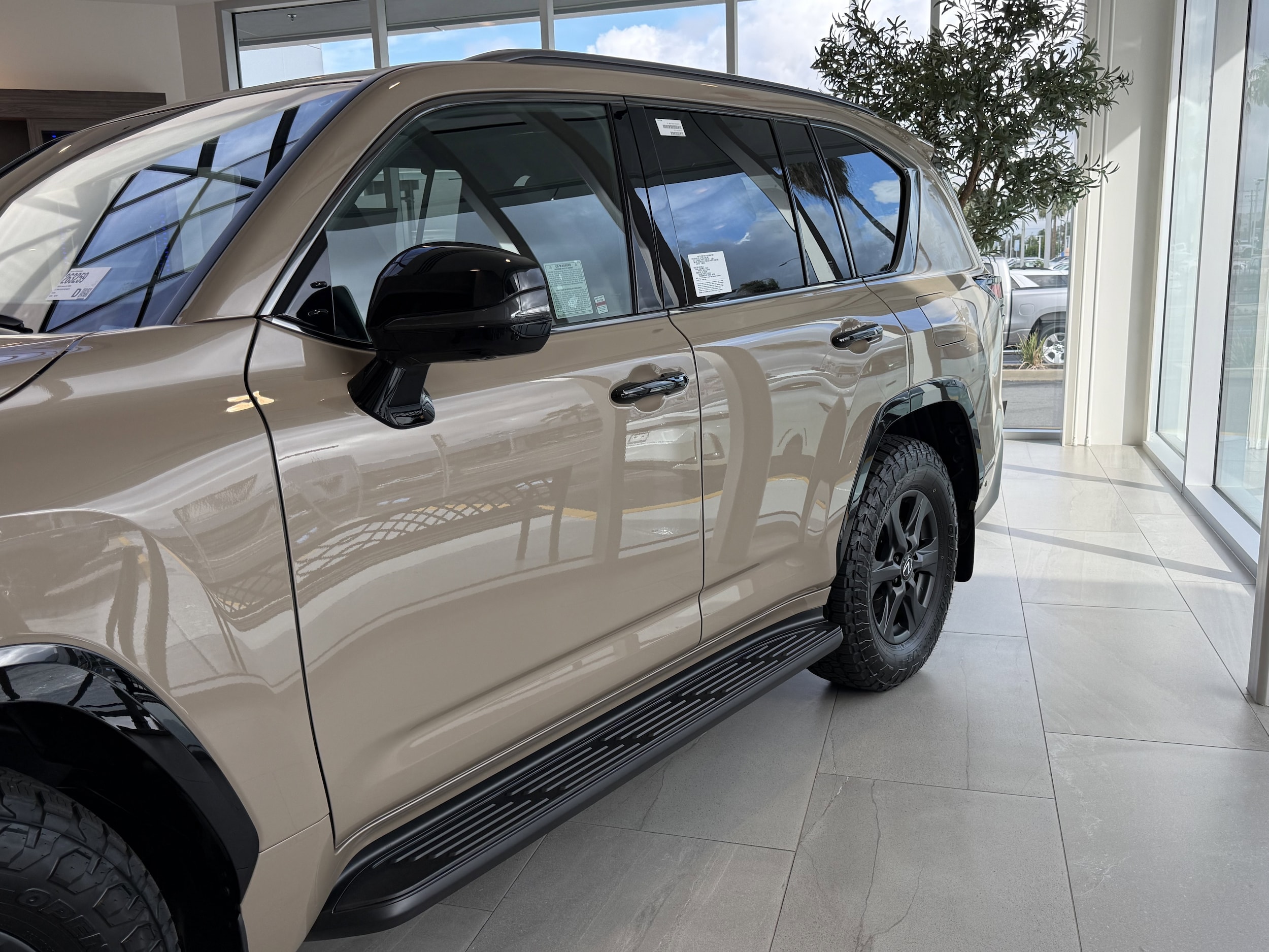 2026 Lexus LX 700h Overtrail - Photo 8