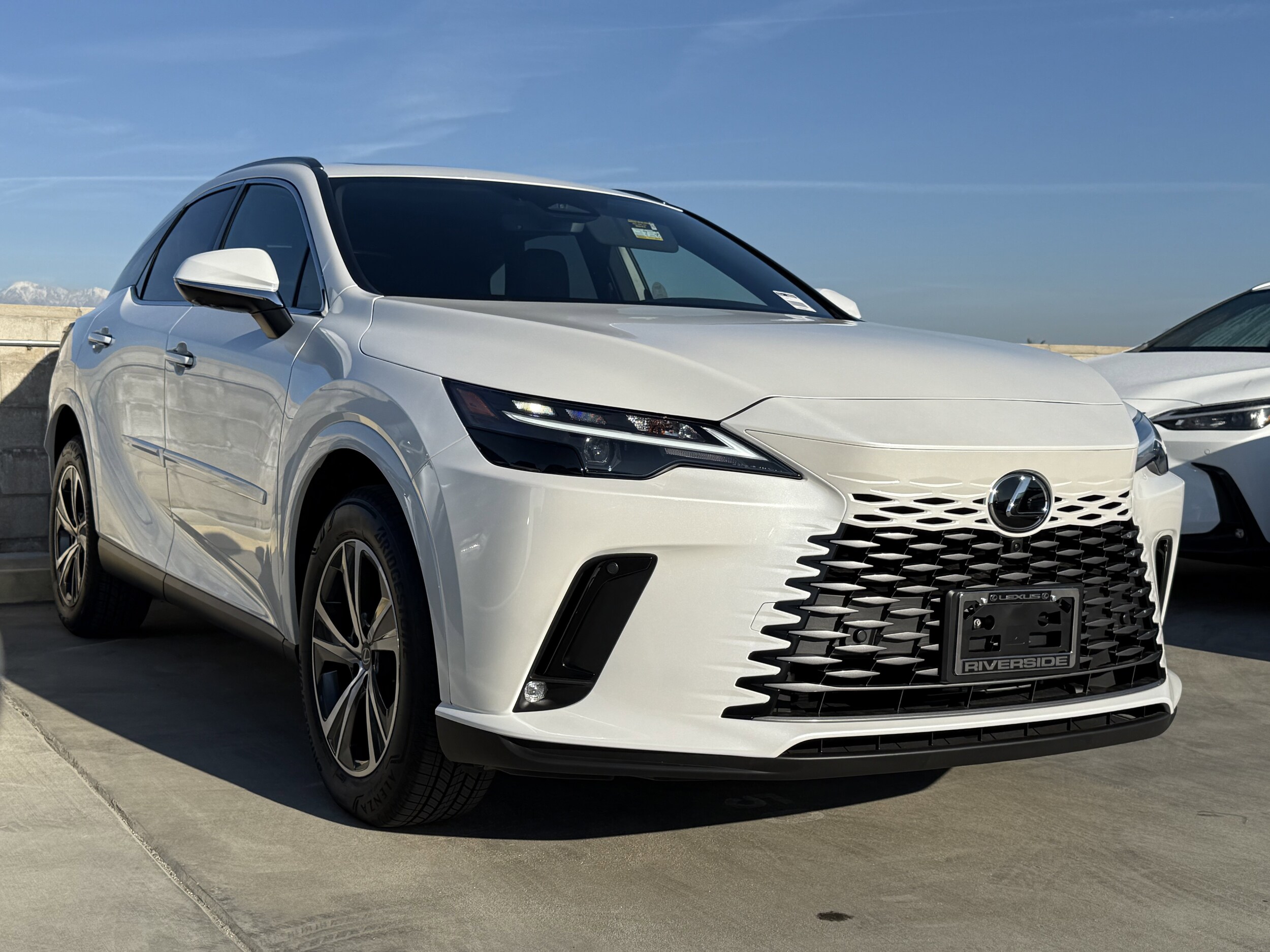 2026 Lexus RX 350 Premium photo 2