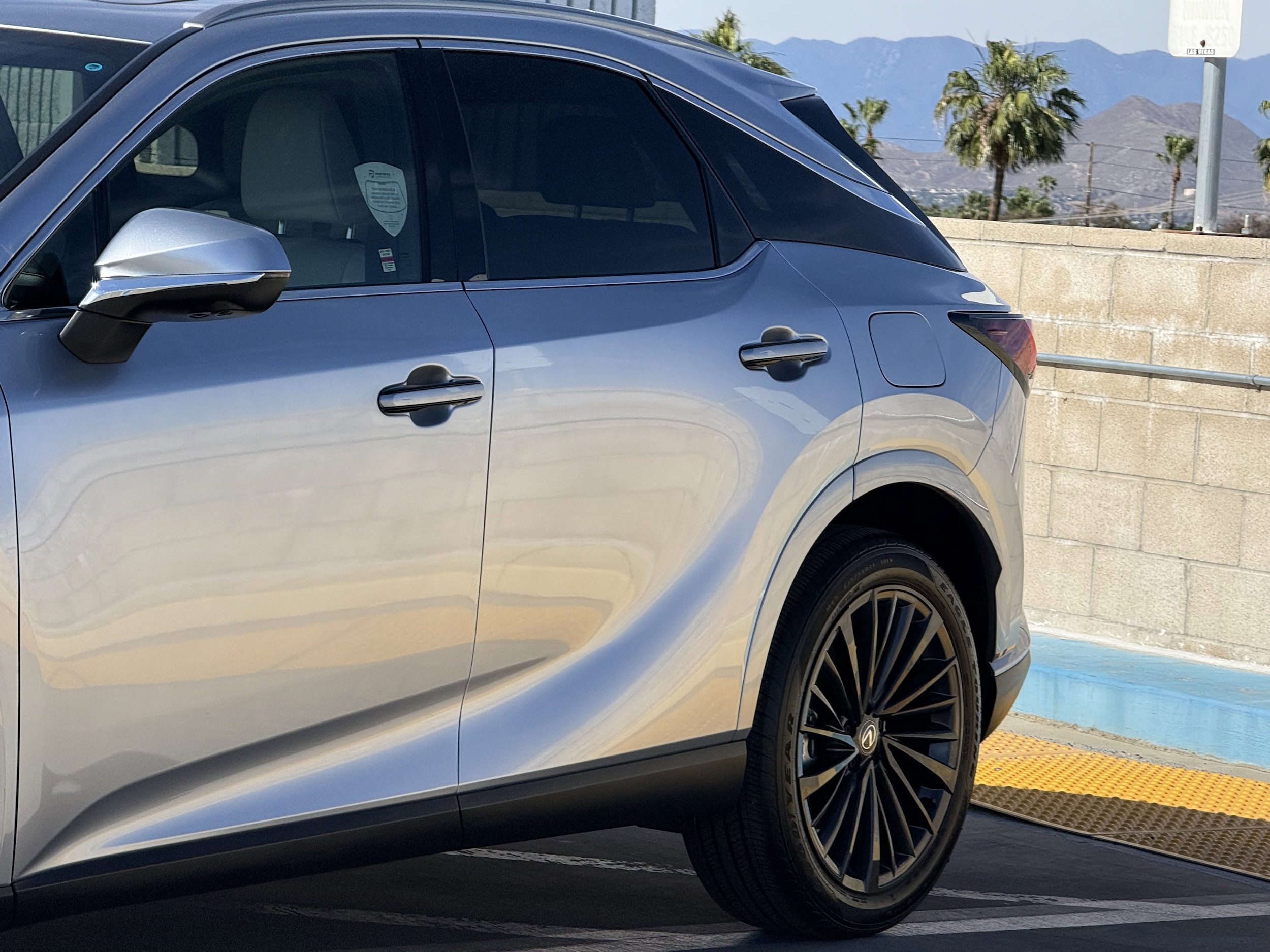 2025 LEXUS RX 350h Premium photo 3