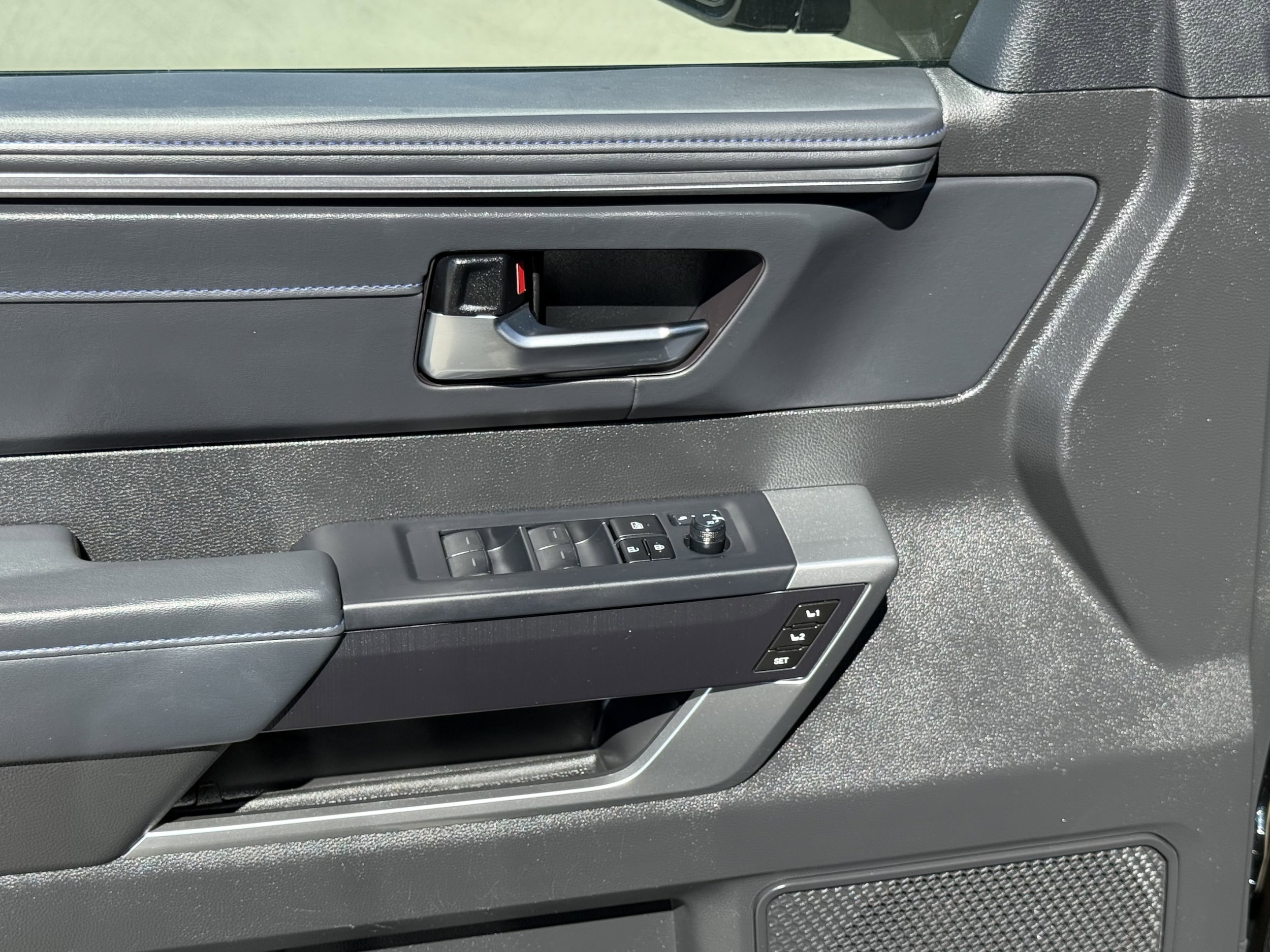 2024 Toyota Sequoia Platinum - Photo 17