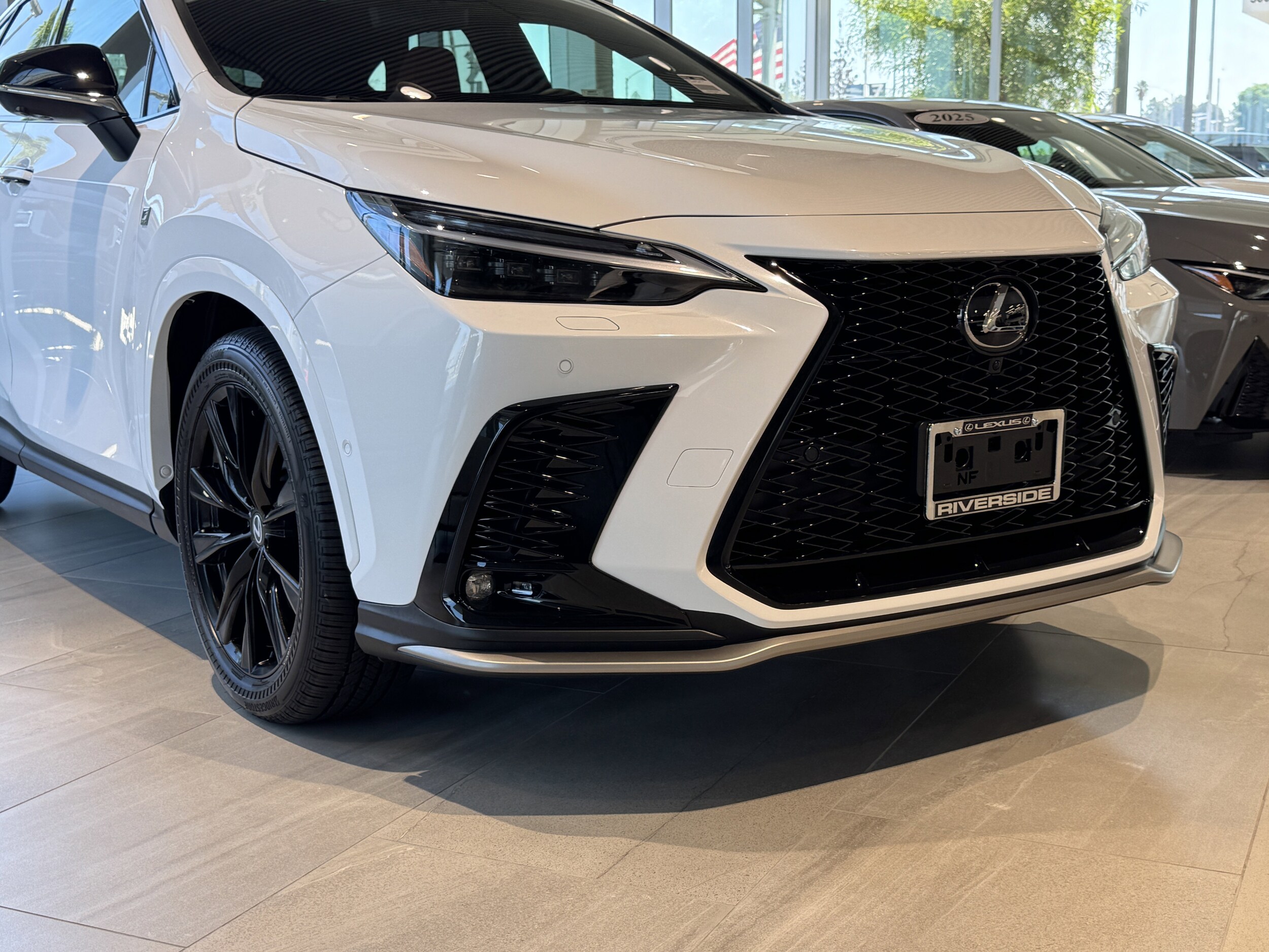 2026 Lexus NX 350h F SPORT Handling photo 2