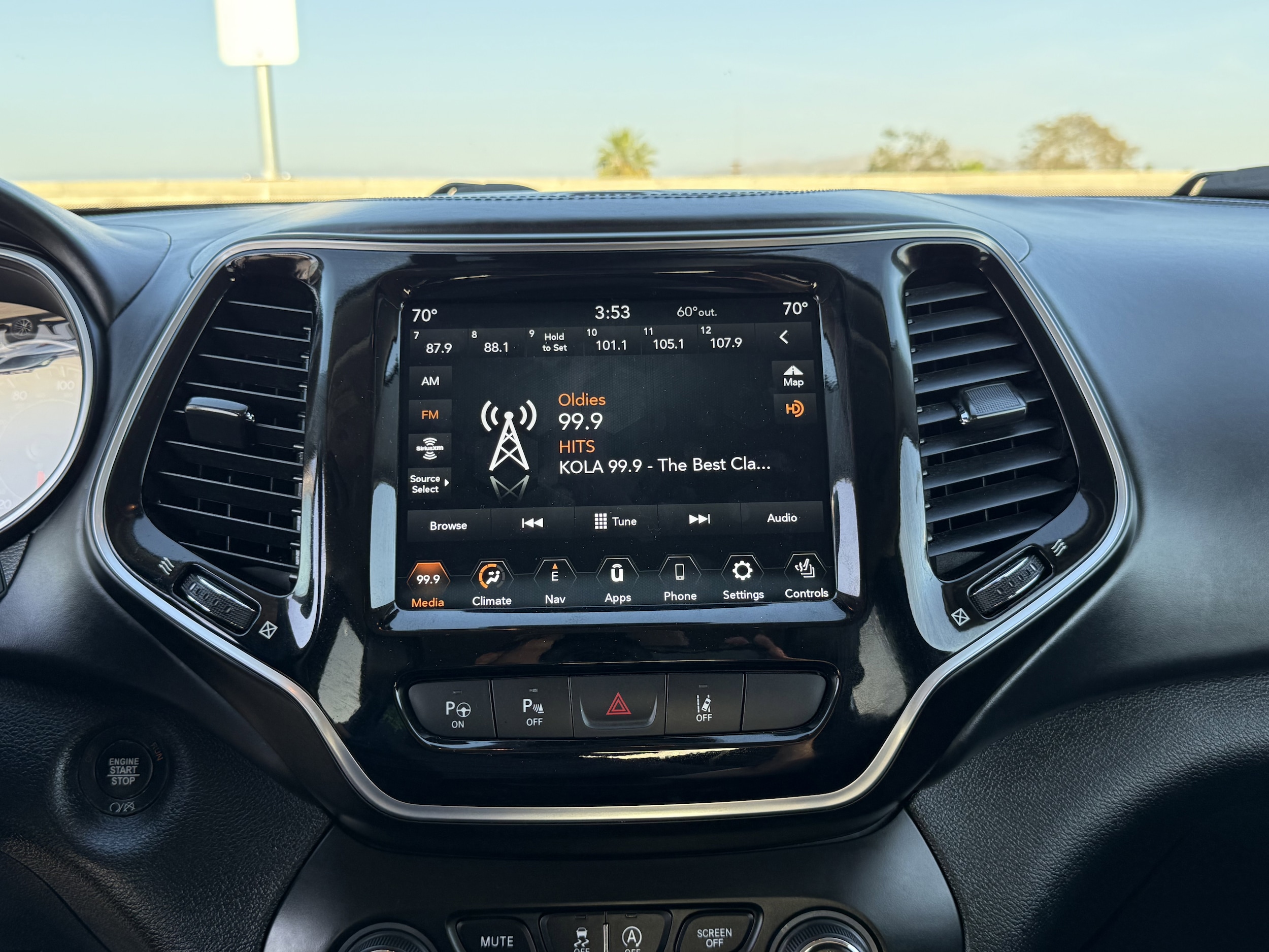 2019 Jeep Cherokee Overland - Photo 25