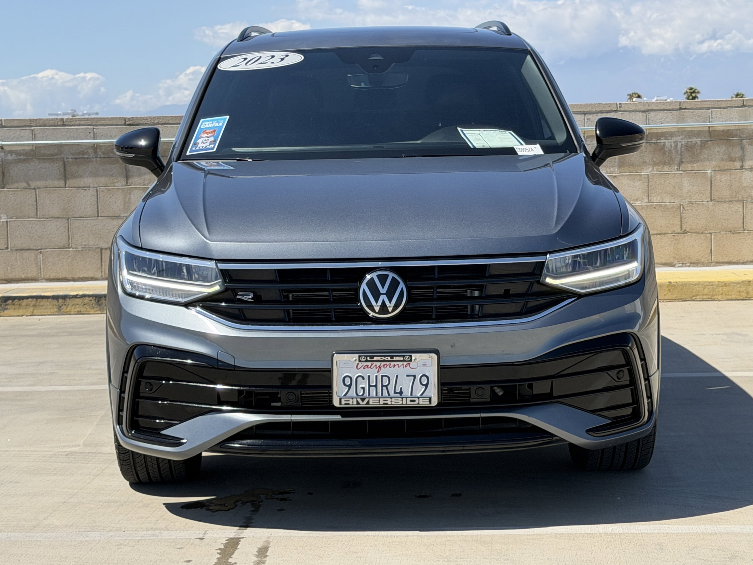 2023 Volkswagen Tiguan 2.0T SE R-Line Black photo 4