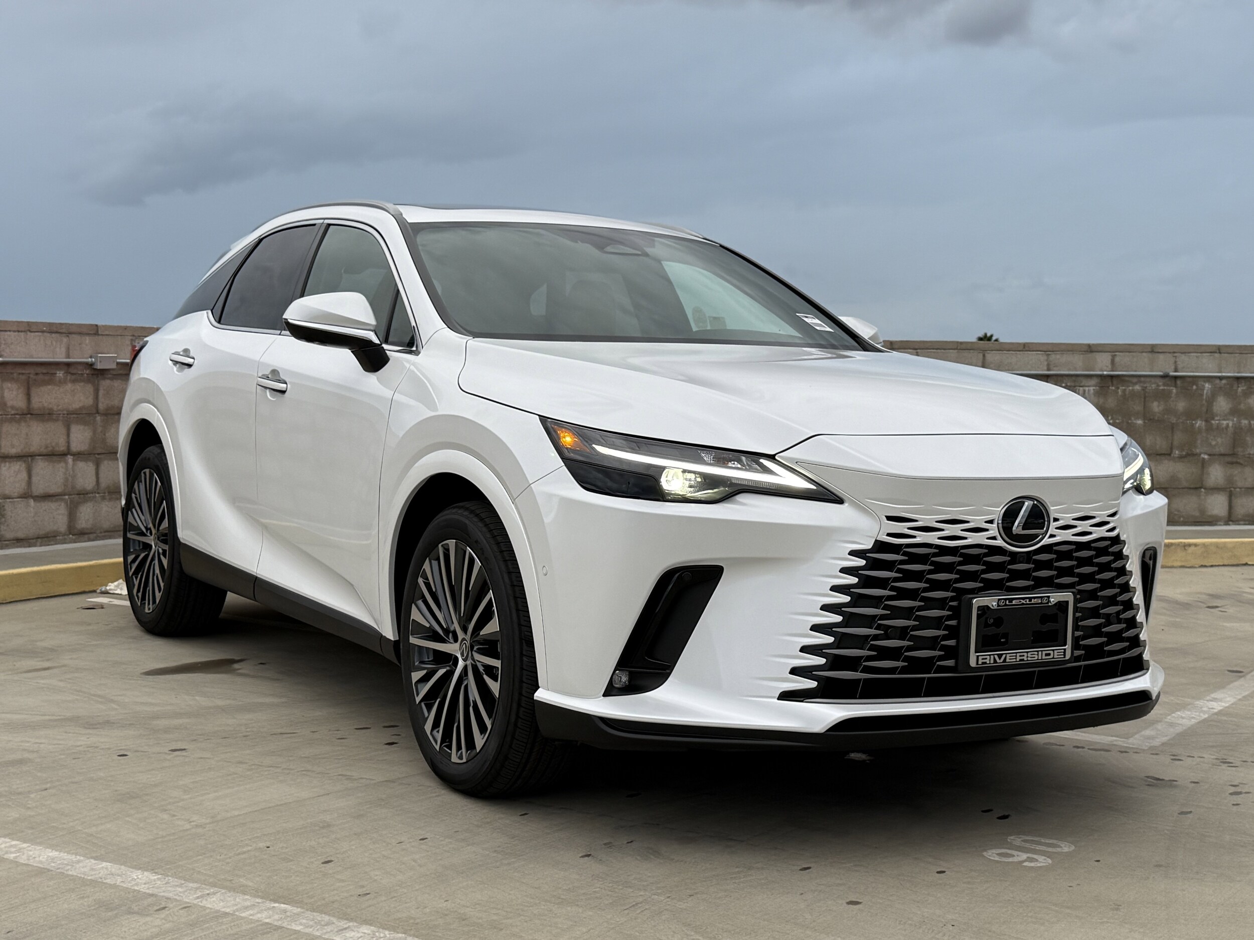 2026 Lexus RX 350 Premium photo 2