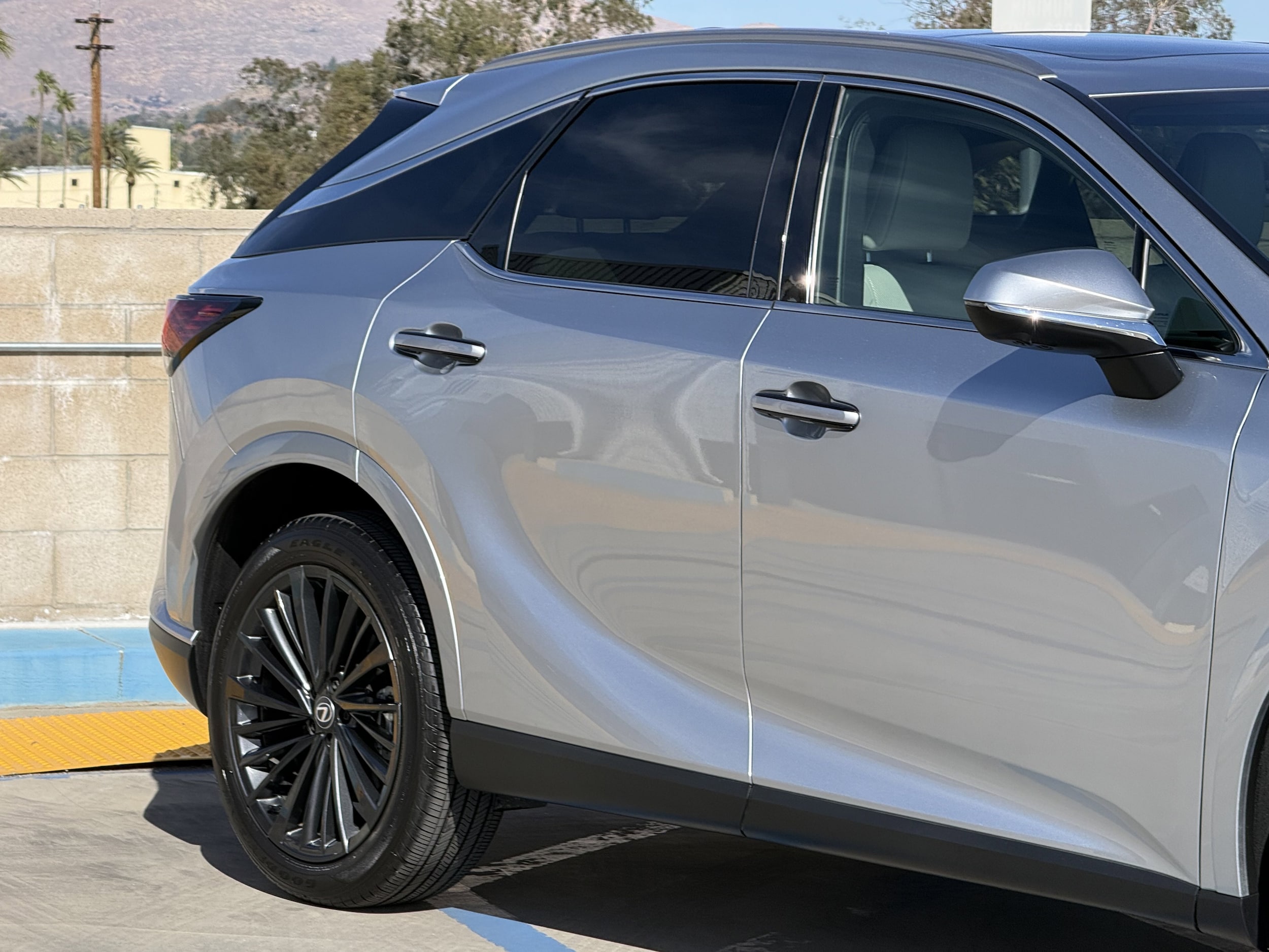 2025 LEXUS RX 350h Premium photo 4