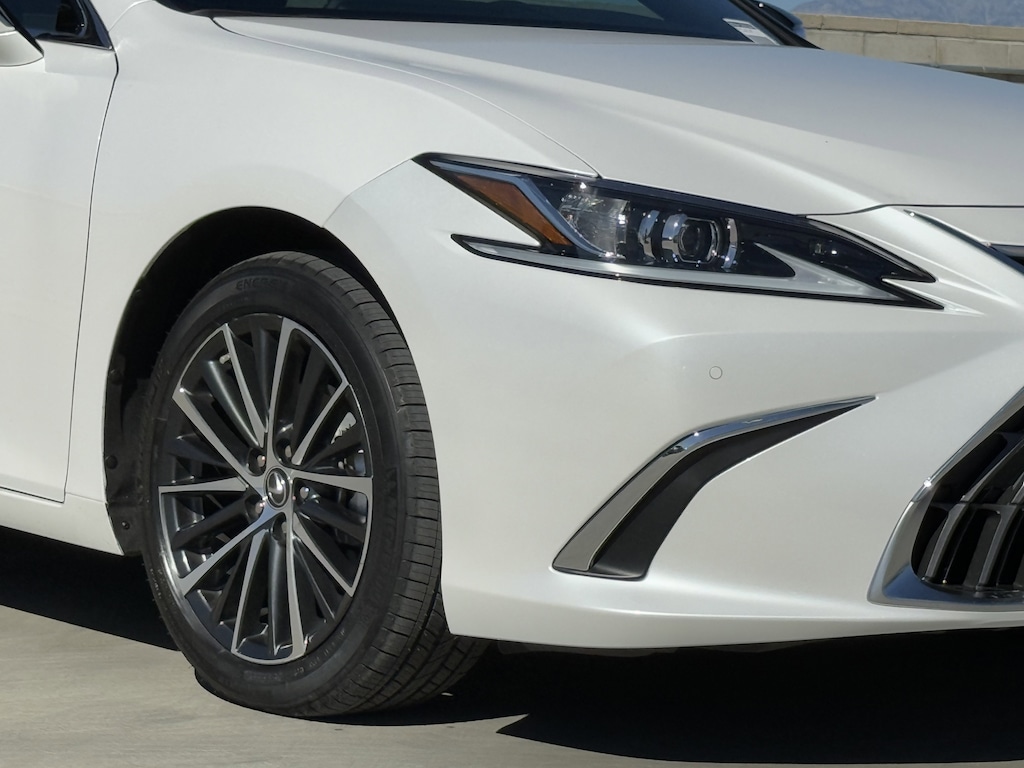 Certified 2025 Lexus ES 350 Base Sedan