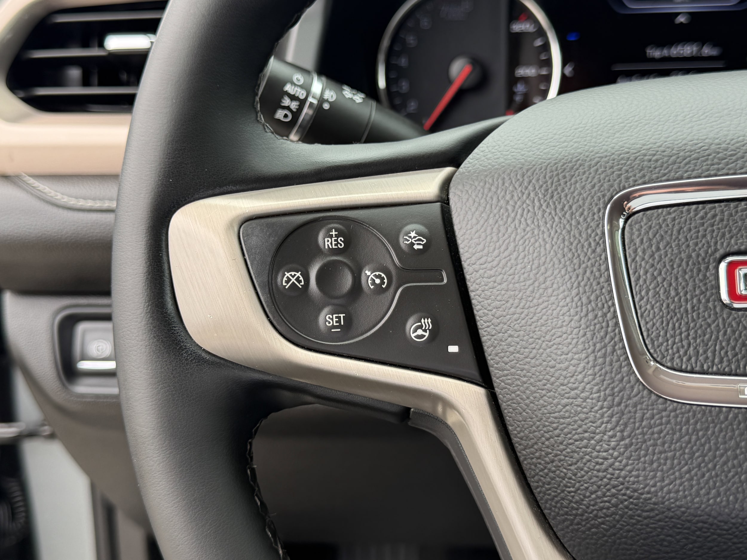 2023 GMC Acadia Denali - Photo 24