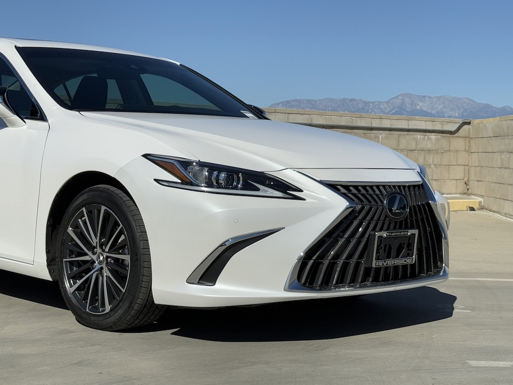 Certified 2025 Lexus ES 350 Base Sedan