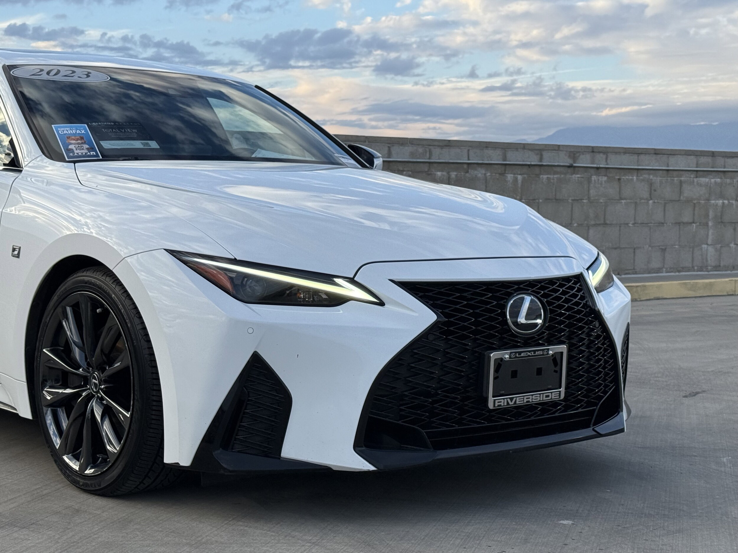 2023 Lexus IS 350 F SPORT photo 3