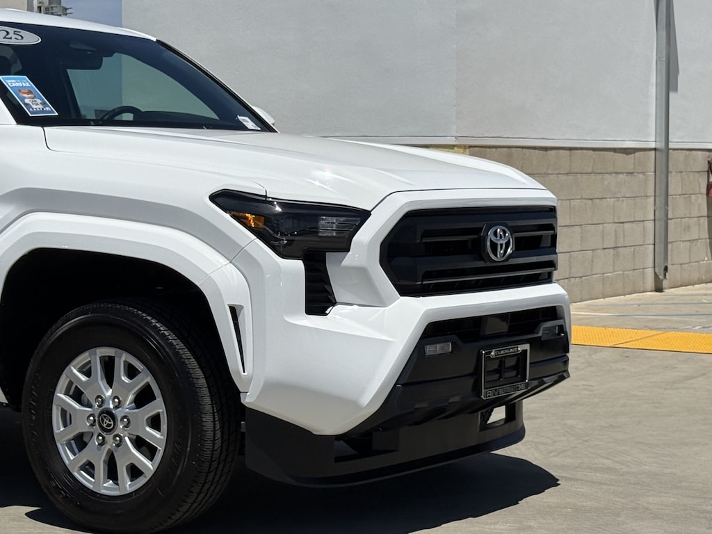 Used 2025 Toyota Tacoma SR5 Truck Double Cab