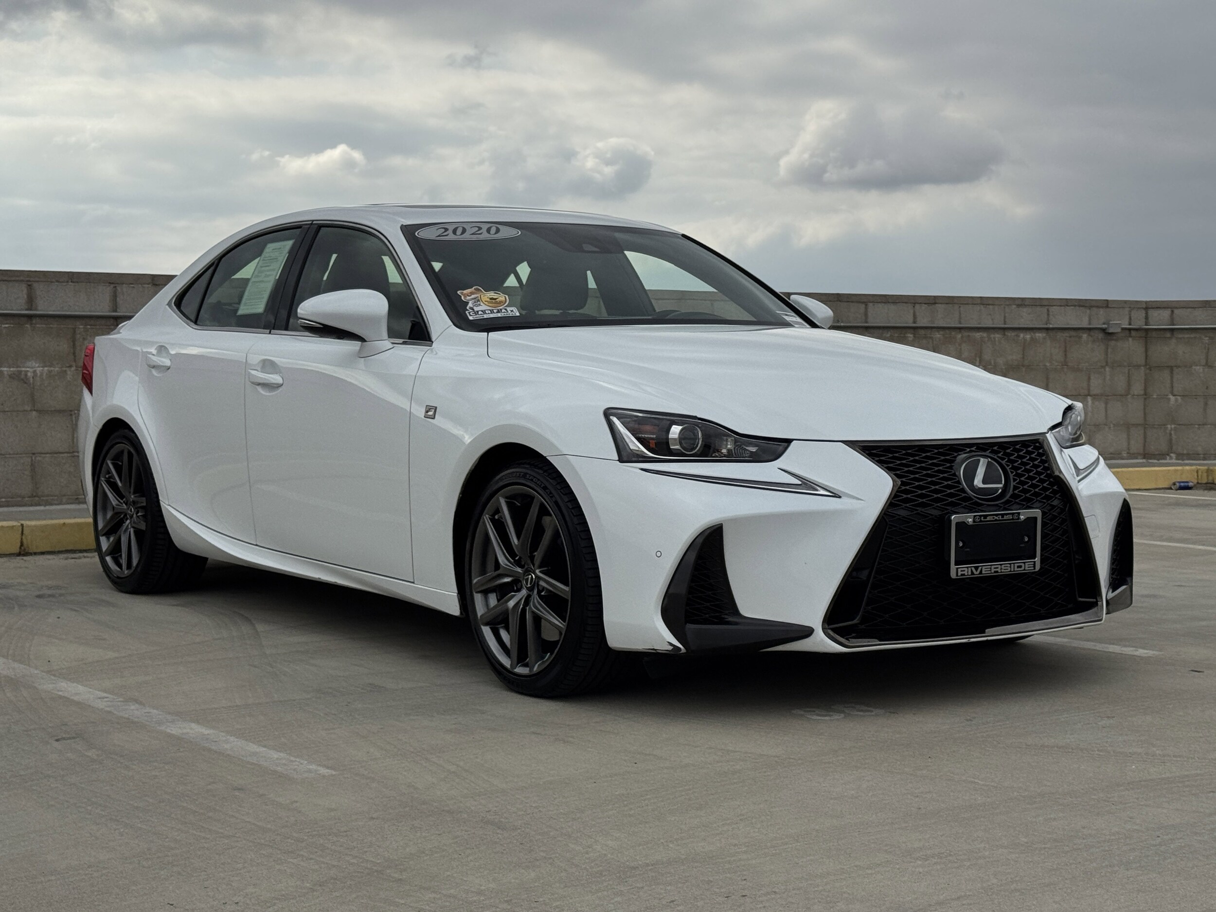 2020 Lexus IS 300 F SPORT photo 2