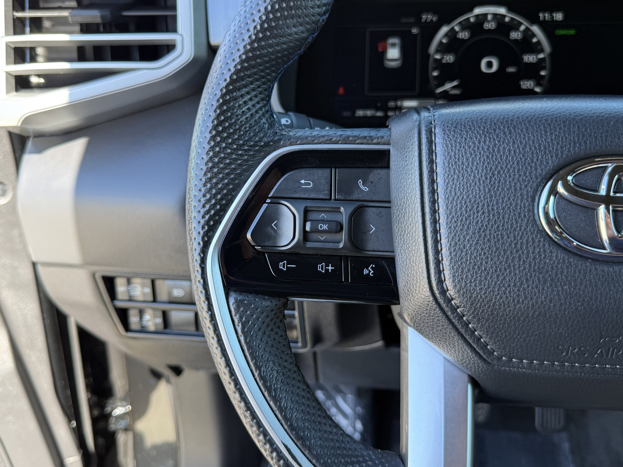 2024 Toyota Sequoia Platinum - Photo 22
