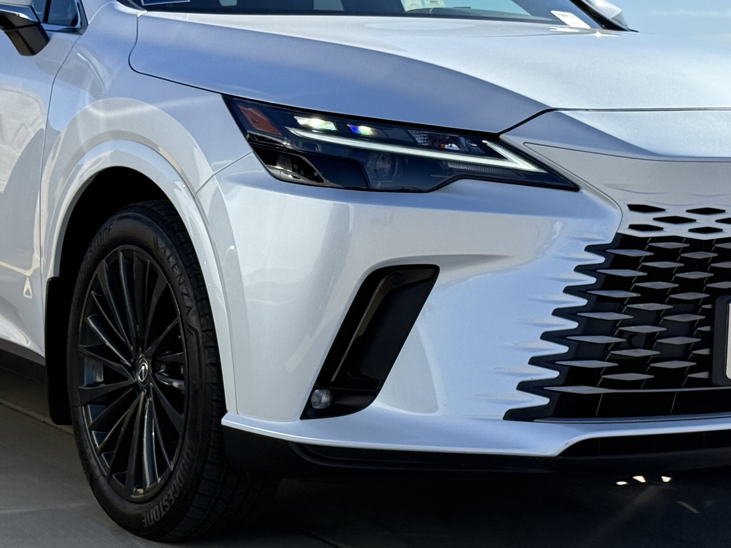 2024 Lexus RX 350h Premium photo 4