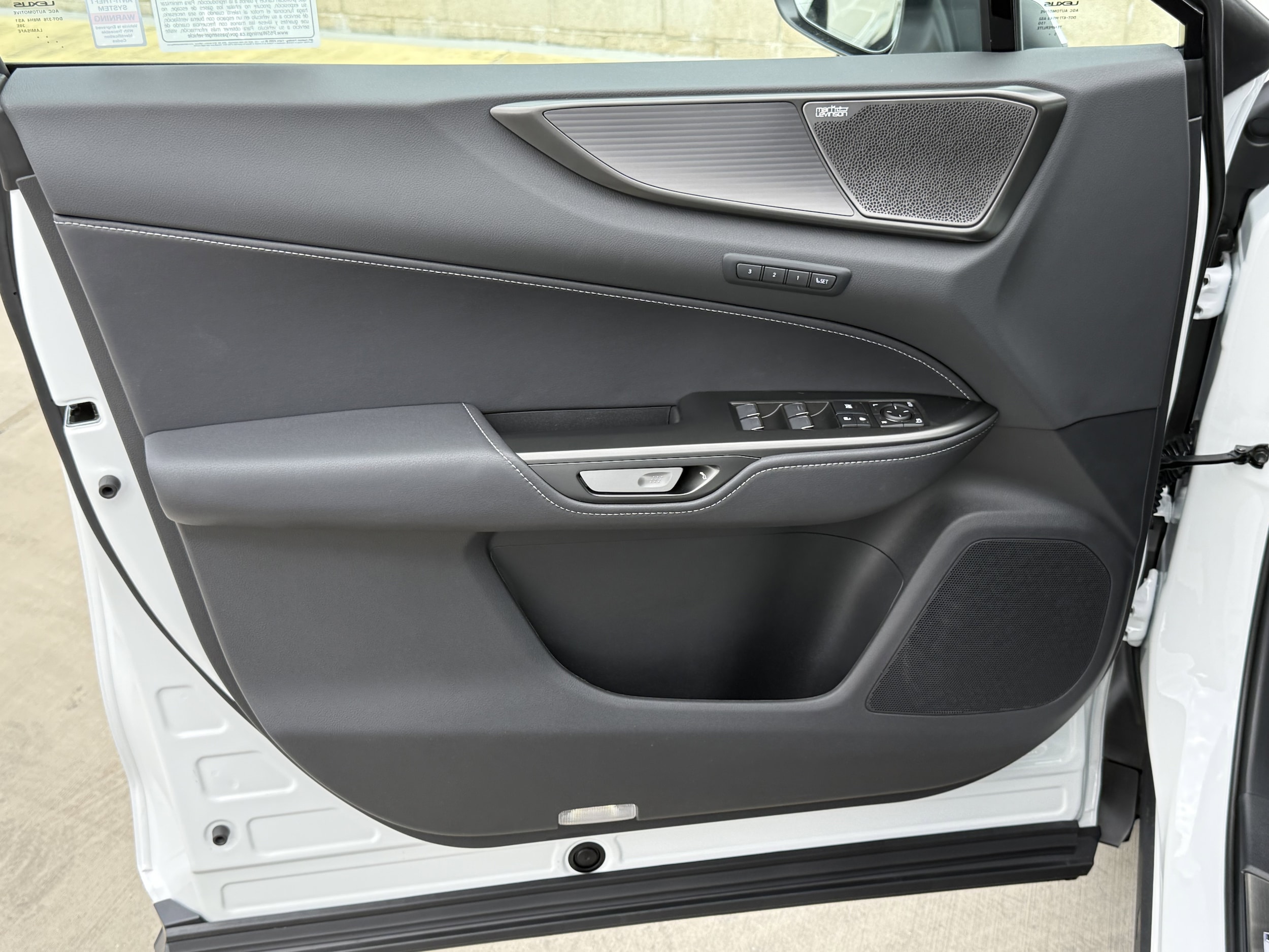 2026 Lexus NX 350h F-Sport - Photo 16