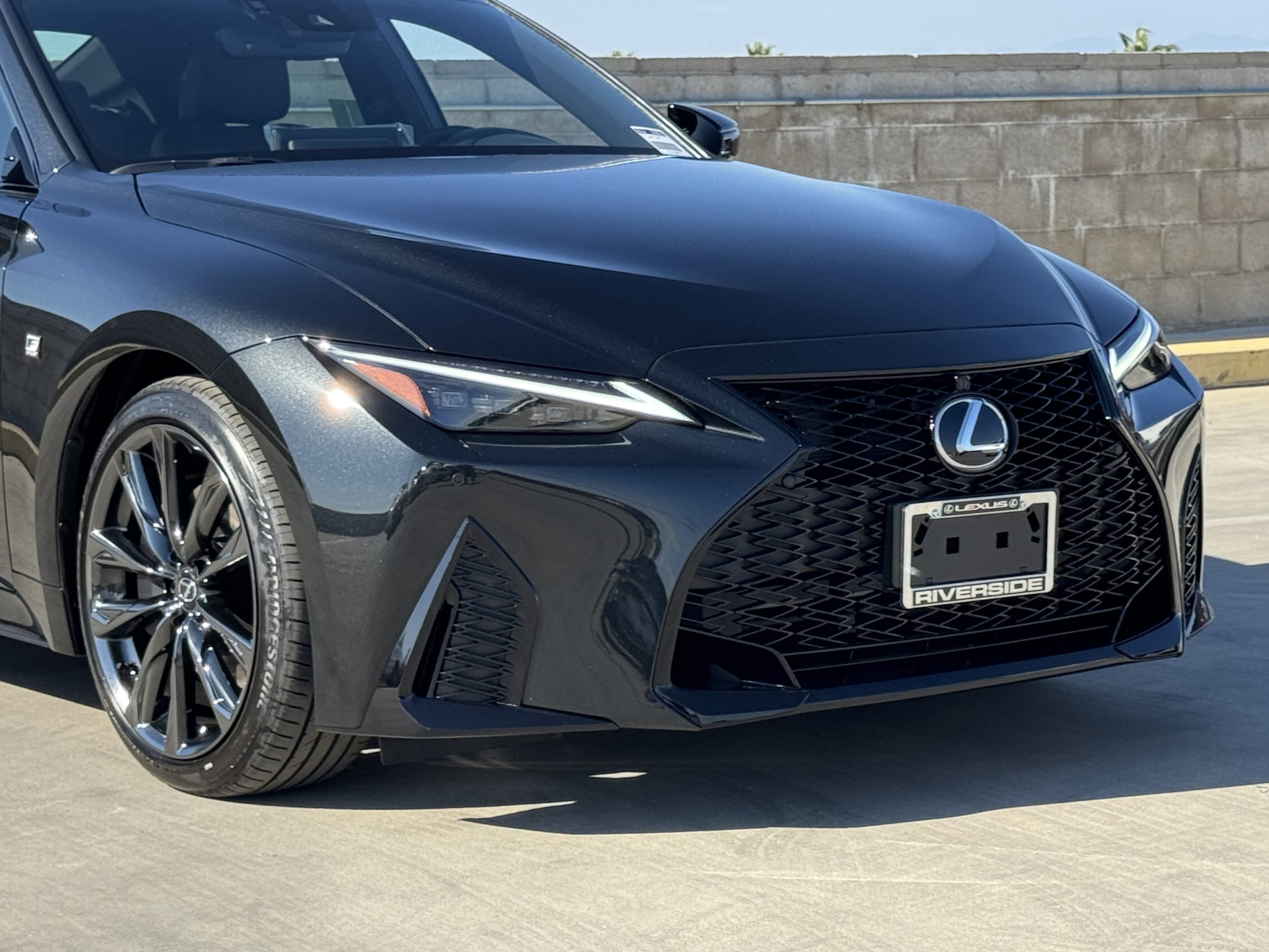 2025 Lexus IS 350 F SPORT photo 3